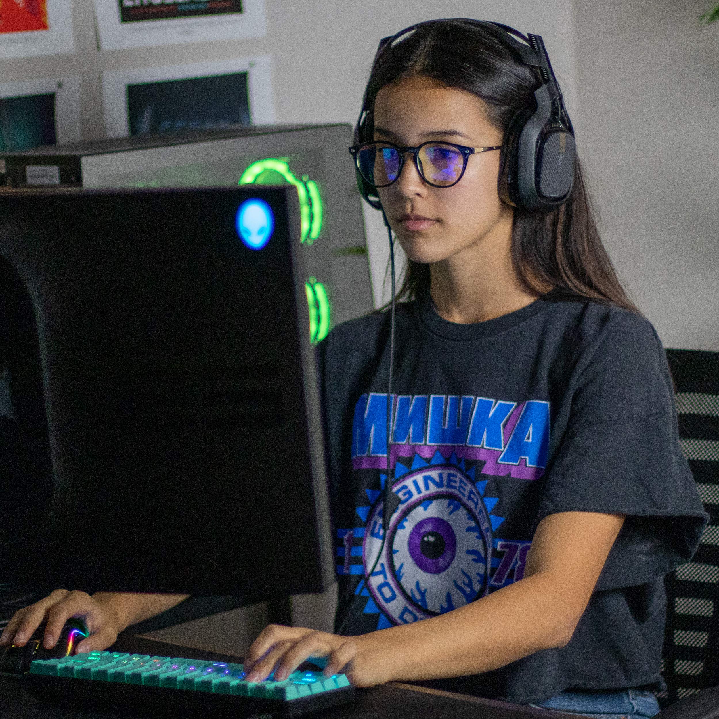 Premium Blue Light Blocking Glasses for Computer & Gaming - Anti Eyestrain & Fatigue Relief - HD Clear Lens for Digital Screen Use - Ideal for Office Work, Online Classes & Nighttime Browsing
