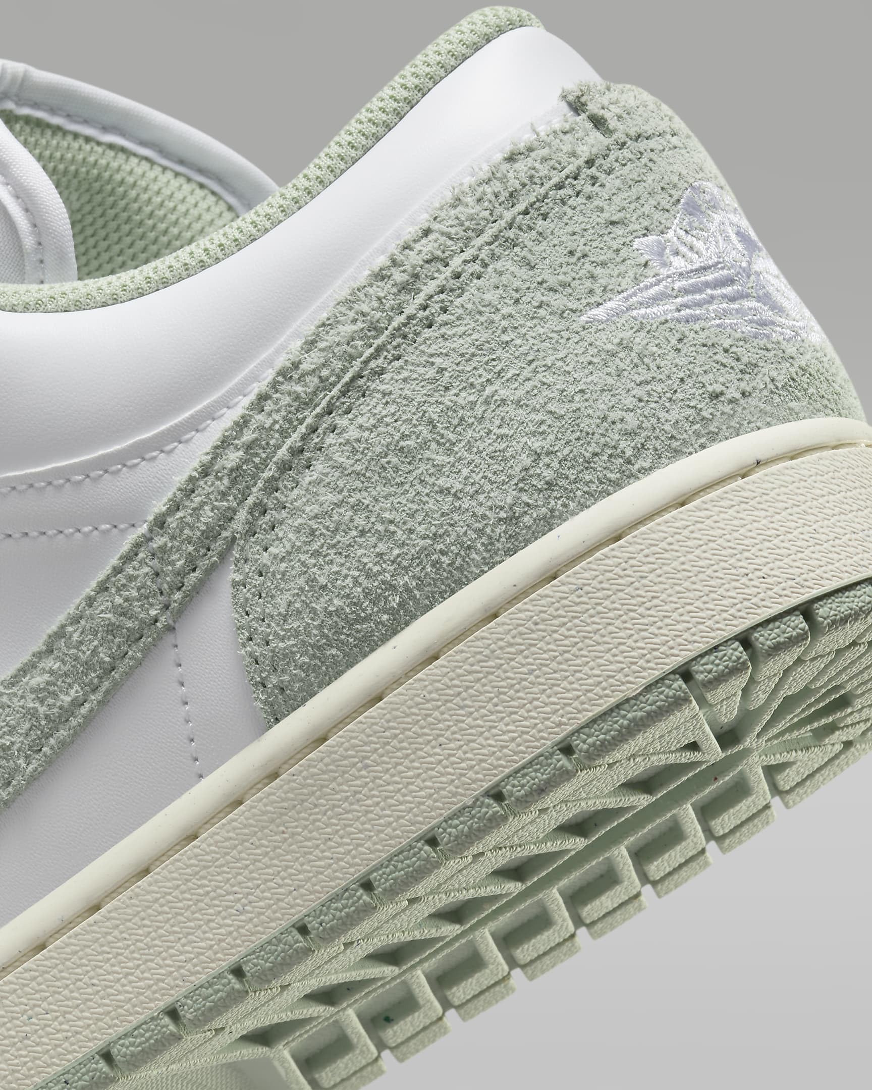 Men's Air Jordan 1 Low Sneakers - Retro Basketball Shoes for Men - Comfortable Casual Streetwear - Perfect for Sports, Gym & Everyday Wear