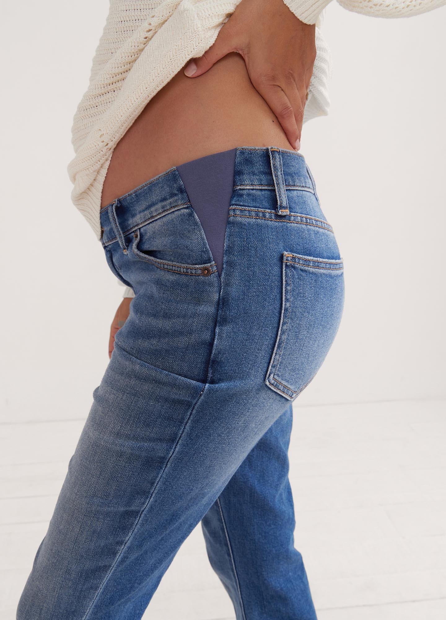 Best Maternity Jeans for Pregnant Women - Stretchy Comfortable High Waist Denim Pants for Everyday Wear & Pregnancy Photos