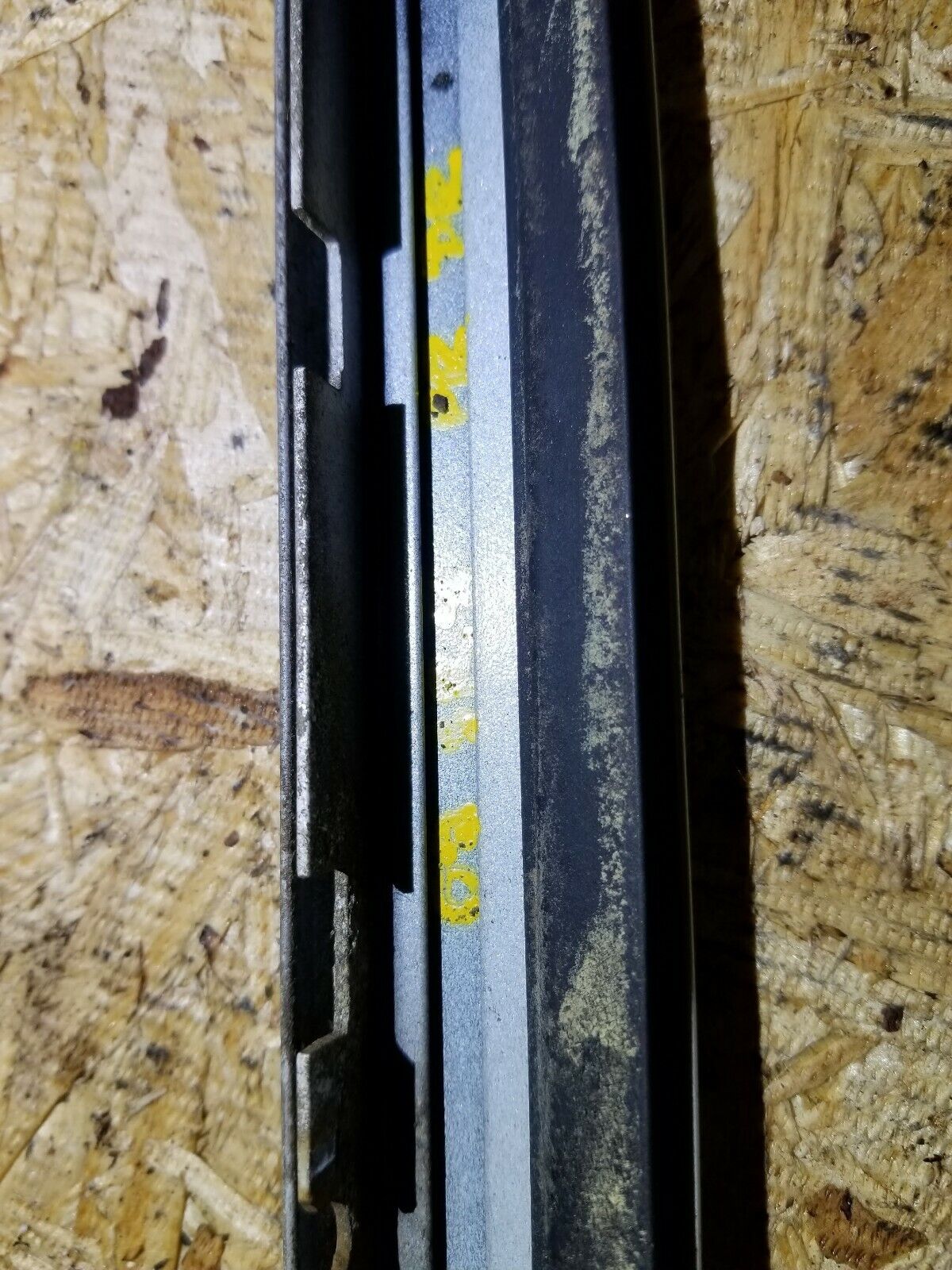 2005-2009 Cadillac SRX Left Driver Side Windshield Pillar Trim Molding - OEM Replacement Part for A-Pillar Cover - Perfect for Vehicle Restoration & Interior Repair