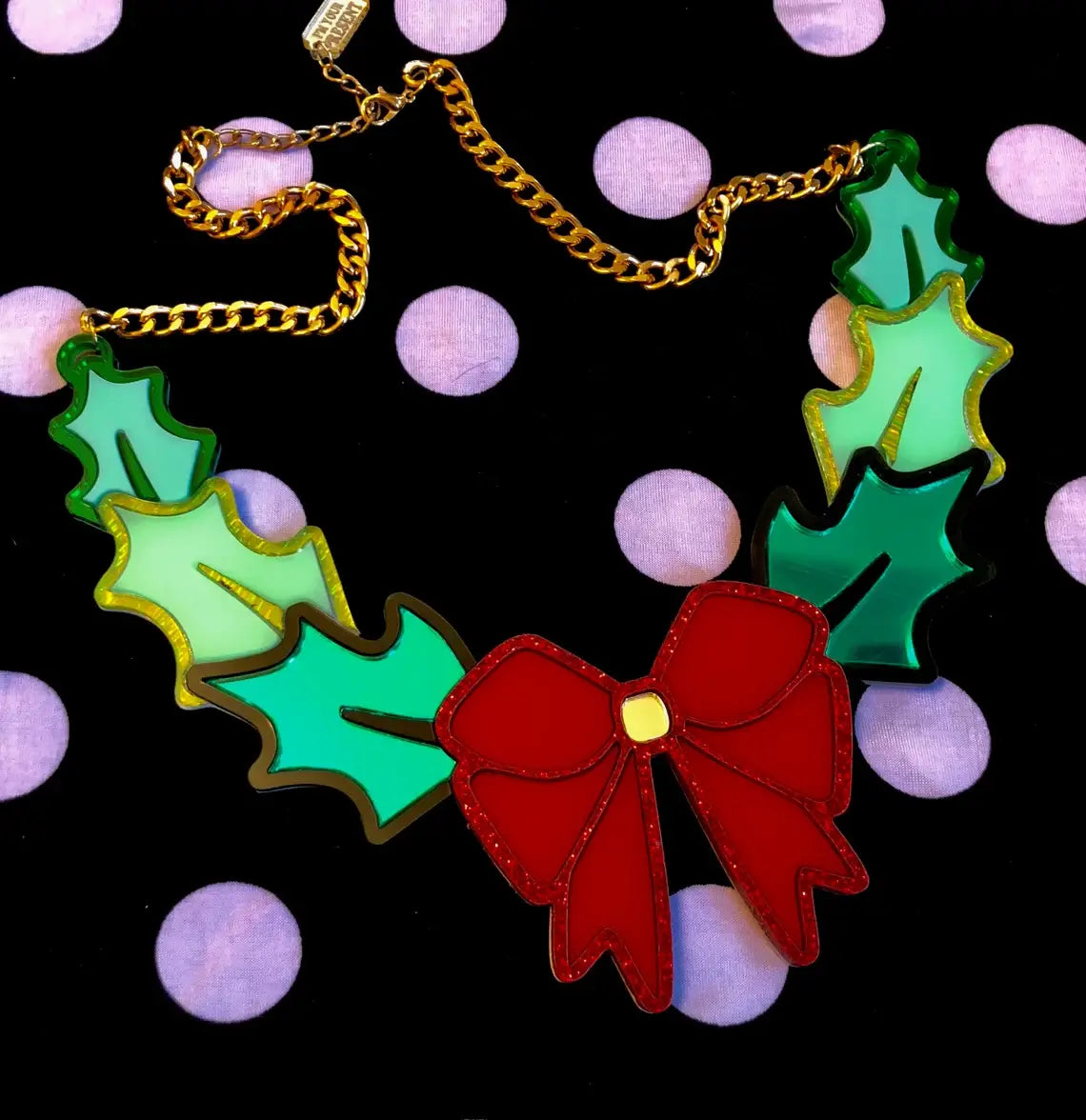 Elegant Christmas Wreath & Bow Pendant Necklace - Festive Holiday Jewelry Gift for Women - Perfect for Christmas Parties, Office Events & Family Gatherings