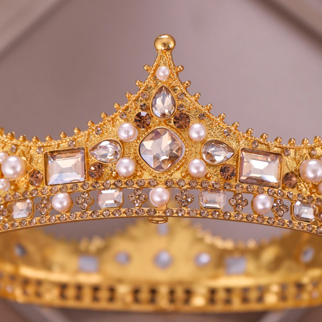 Prime Royal Kingly Crown - Elegant Costume Tiara for Cosplay, Halloween & Themed Parties - Perfect for Kings, Queens & Royalty Costumes