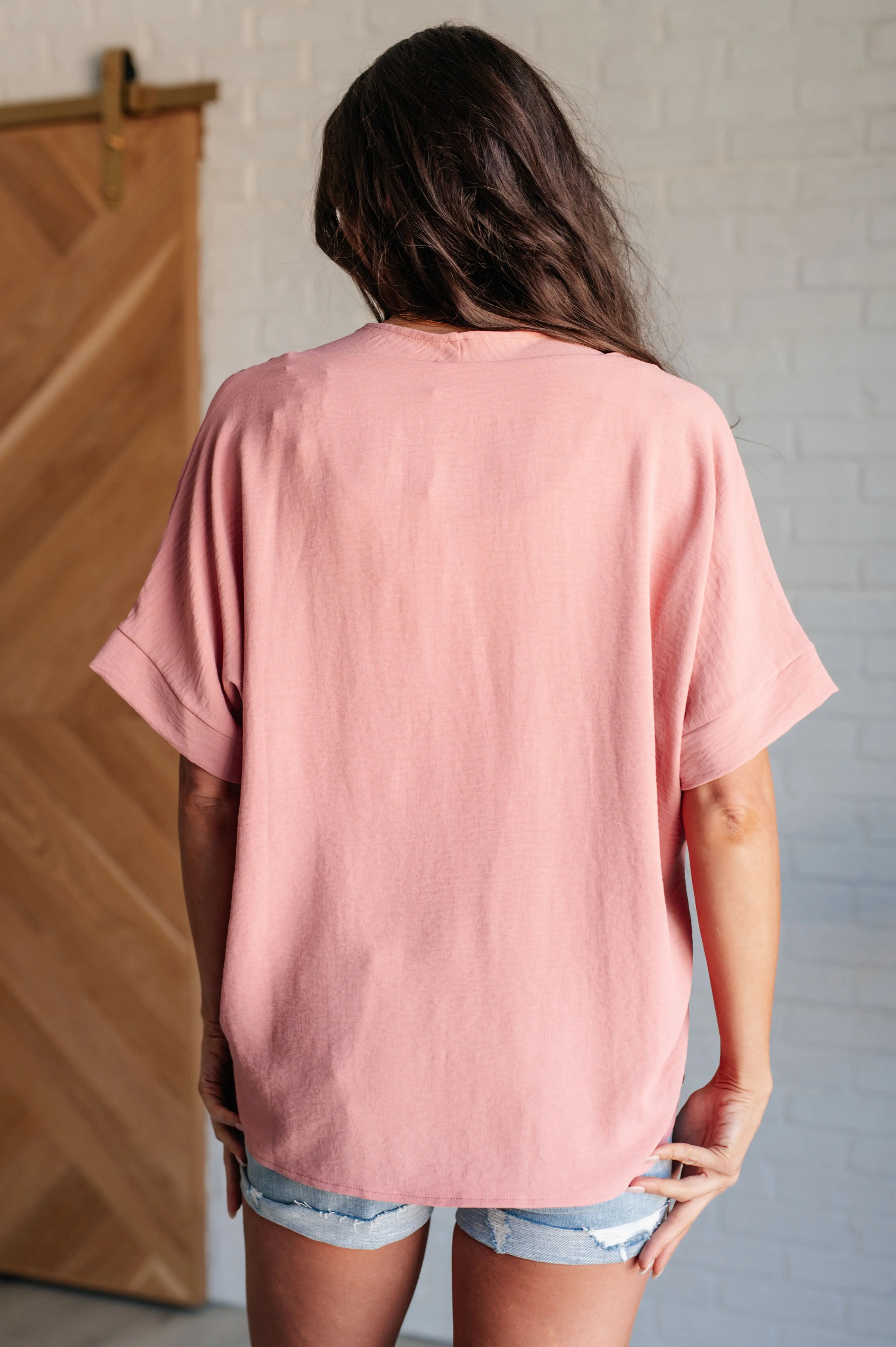 Stylish Women's V-Neck Blouse - Trendy Casual & Office Wear - Perfect for Work, Dating & Everyday Outfits