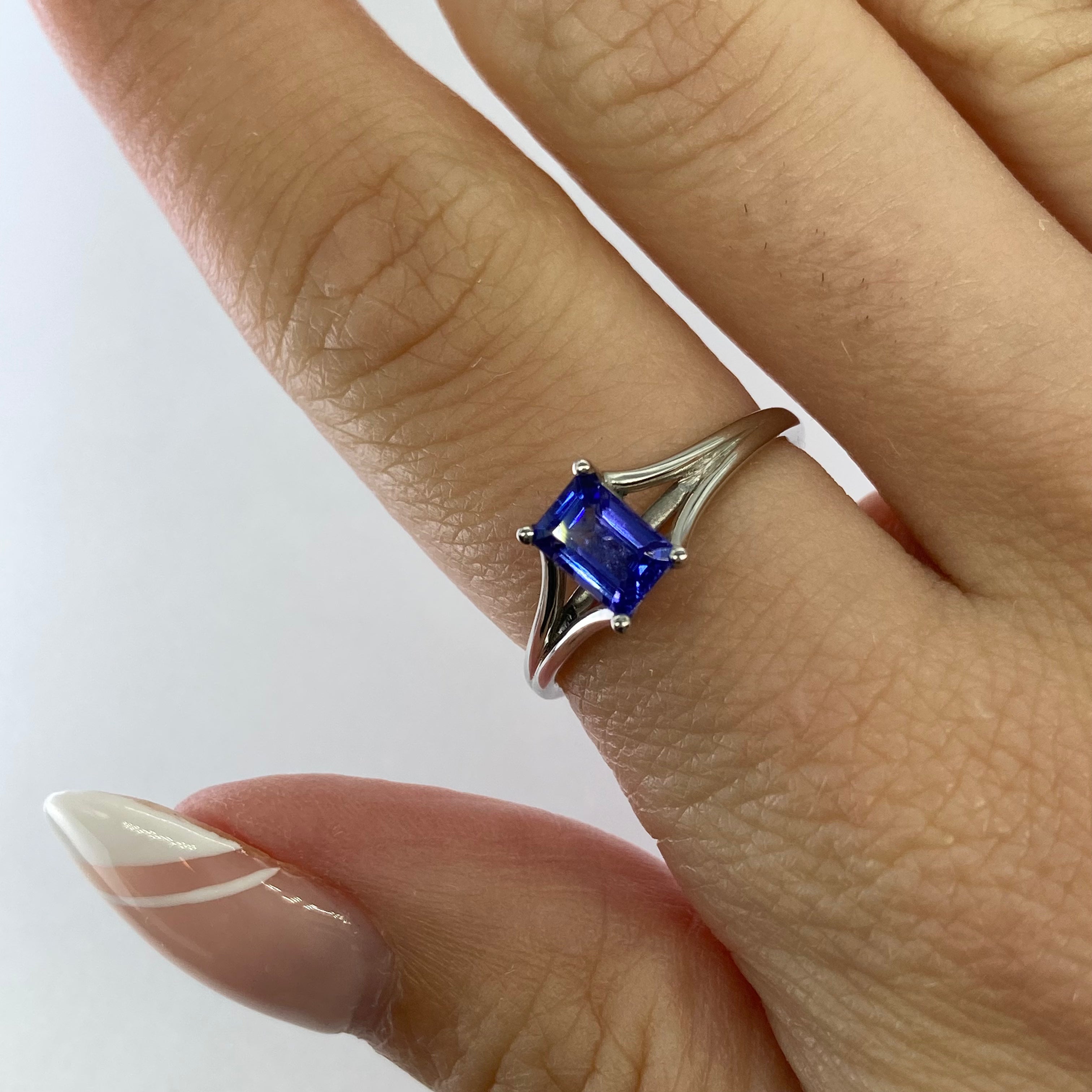 0.60ct Emerald Cut Tanzanite Split Shank Ring - Size 6.5 - 100 Ways Design - Perfect for Engagement, Anniversary & Special Occasions