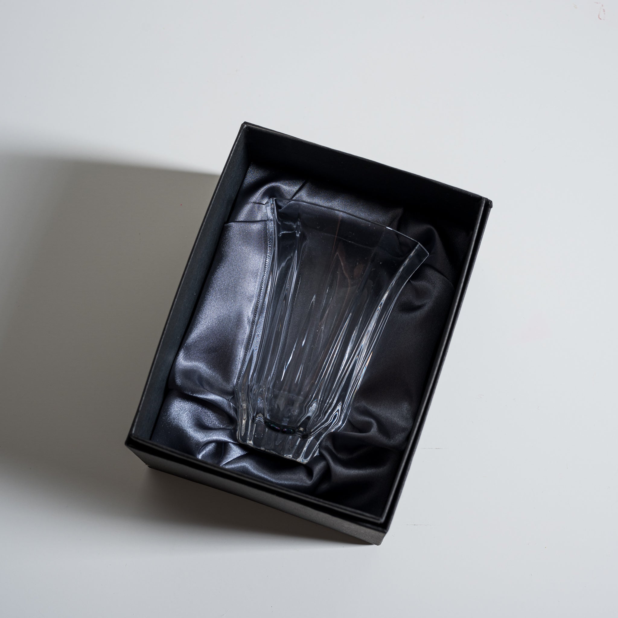 Premium AMANO Lacquer Mother of Pearl Sake Glass - Handcrafted Ruby Red 150ml Sake Cup - Elegant Japanese Drinking Vessel for Sake, Cocktails & Special Occasions