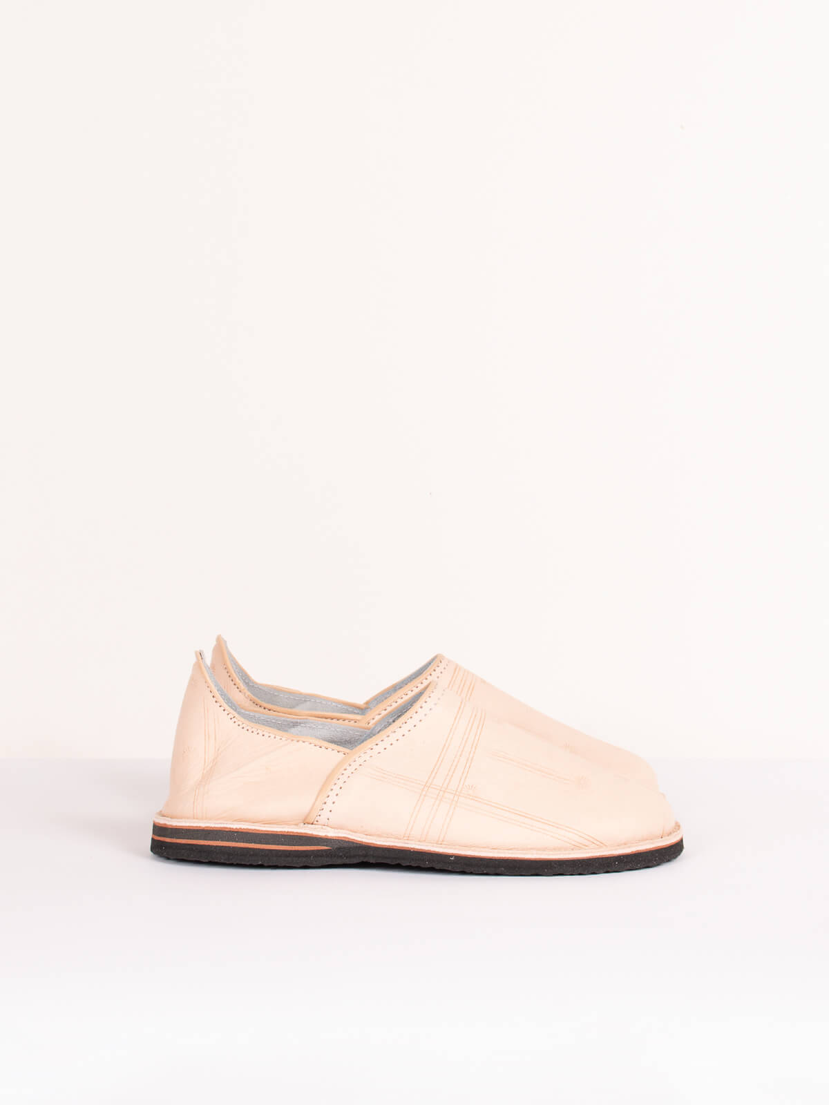 Authentic Moroccan Berber Babouche Slippers - Handmade Leather Comfort Shoes for Men & Women | Perfect for Home, Lounge, and Cultural Fashion Wear