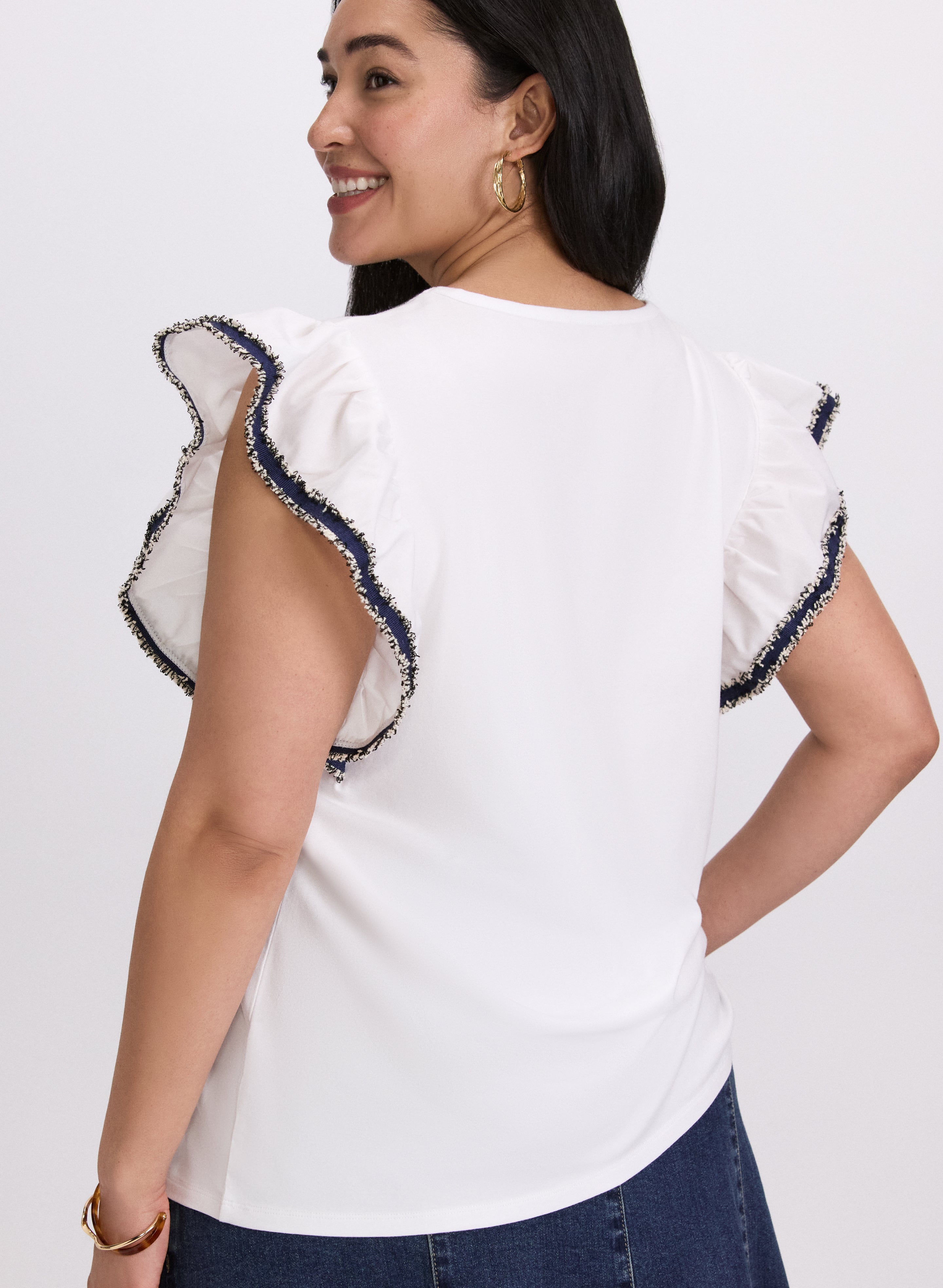 Stylish Denim Trim T-Shirt for Men & Women | Comfortable Cotton Blend Tee | Perfect for Casual Outfits & Streetwear Fashion