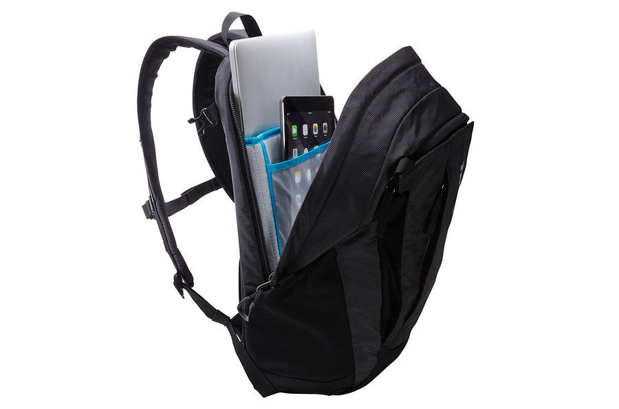 Thule EnRoute Triumph 2 Daypack - Lightweight Hiking Backpack for Men & Women, 20L Water-Resistant Travel Backpack with Laptop Sleeve - Perfect for Commuting, Hiking & Outdoor Adventures