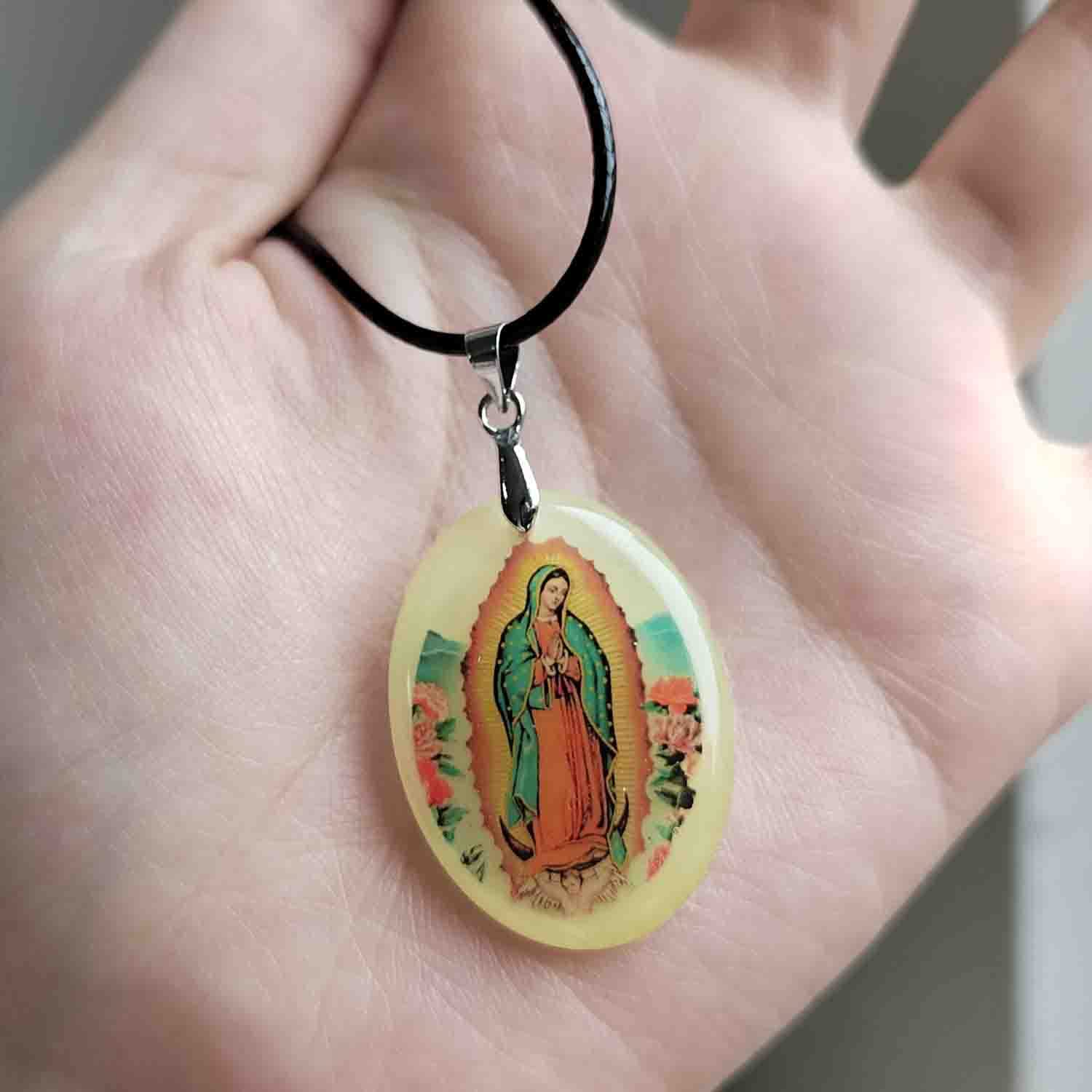 Virgin Mary Necklace - Glow in the Dark Religious Jewelry with Guadalupe Charm Pendant - Perfect Gift for Friends & Family - Ideal for Church, Prayer & Spiritual Occasions