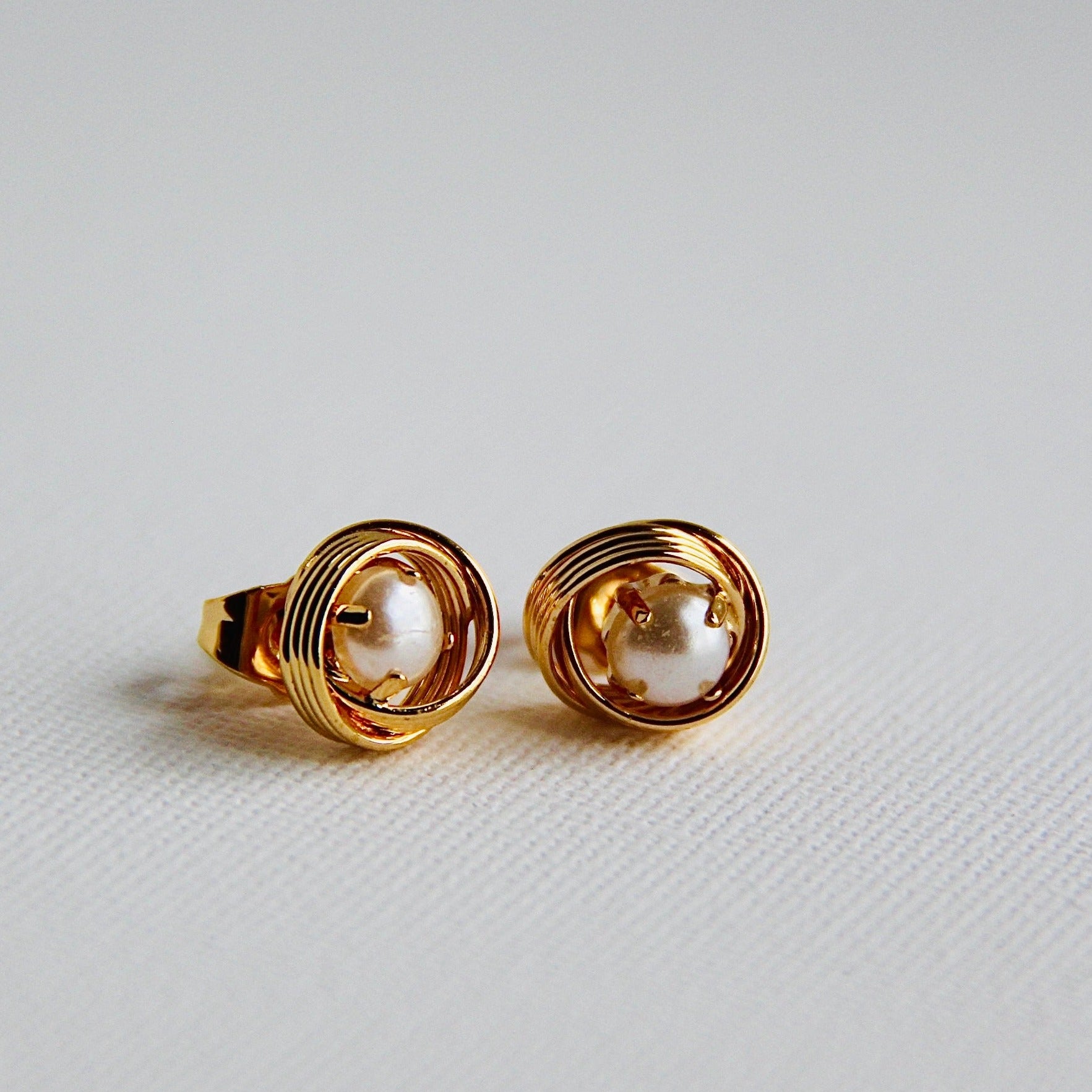 14K Gold Filled Pearl Stud Earrings for Women - Classic Round White Pearl Earrings for Daily Wear, Wedding & Special Occasions