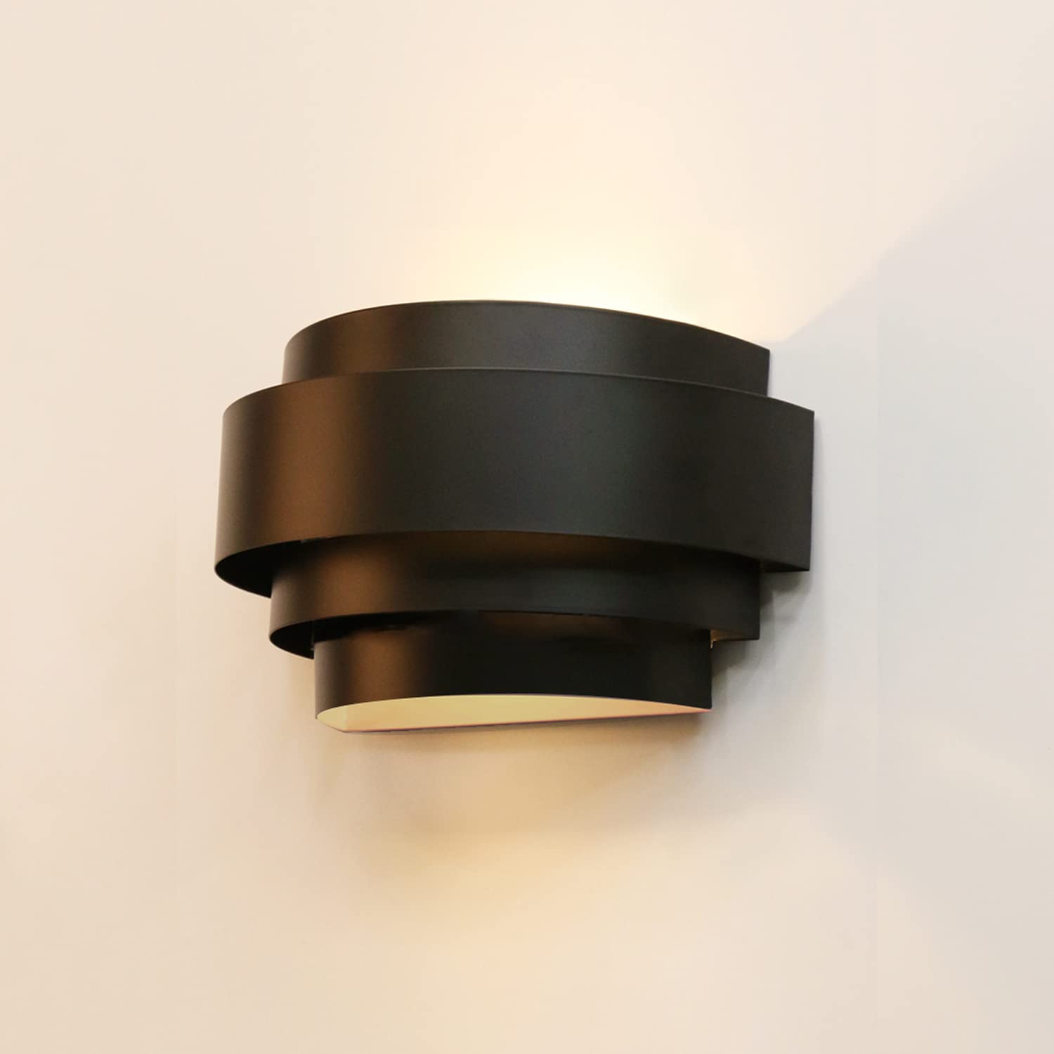 Modern Black Metal Wall Sconce Light - Indoor Wall Lighting Fixture for Home Theater, Staircase, Basement & Bedroom - Dimmable LED Wall Lamp for Ambient Lighting (1PC) - Perfect for Hallway, Living Room and Home Decor