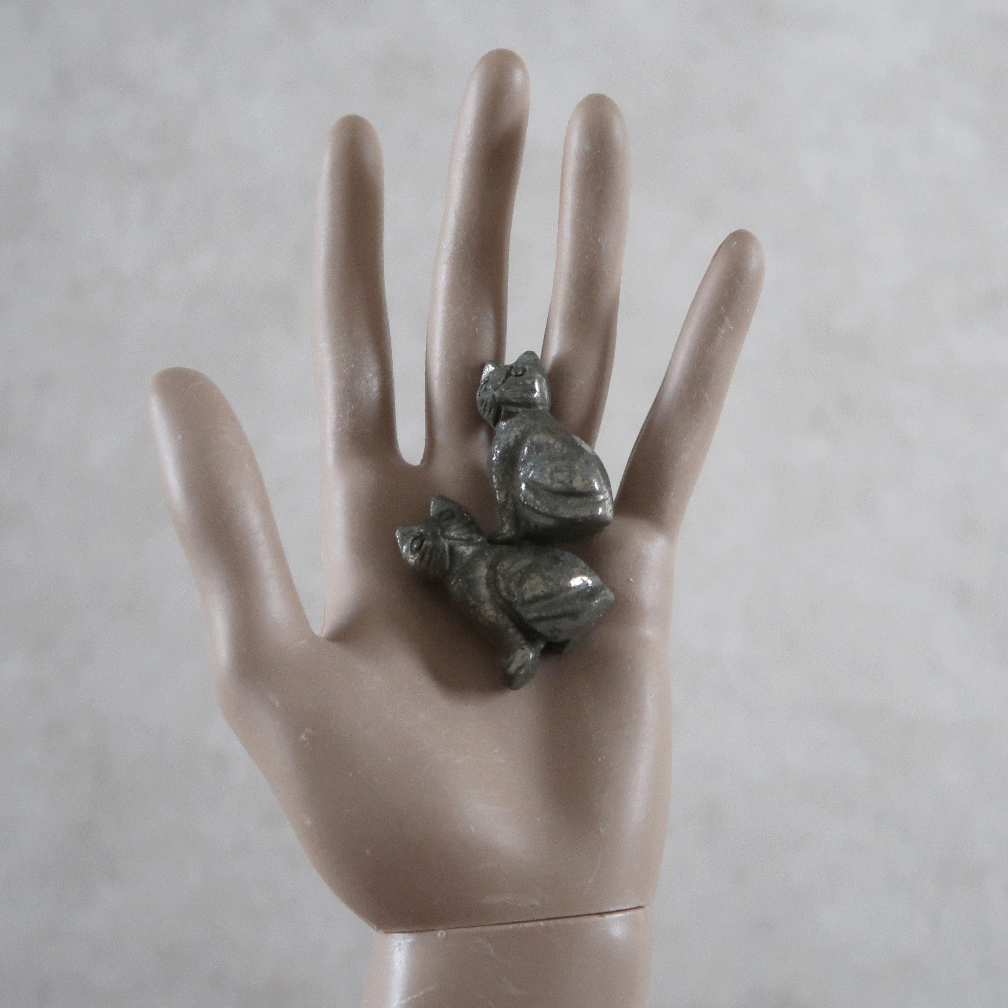 Pyrite Cat Figurine Set - Hand Carved Gold Stone Protection Pair, Spirit Animal Statue for Home Decor & Feng Shui
