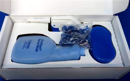 OtoClear Ear Wash System with Disposable Tips (Blue/White, Pack of 1) - Gentle Ear Cleaning for Adults & Kids at Home