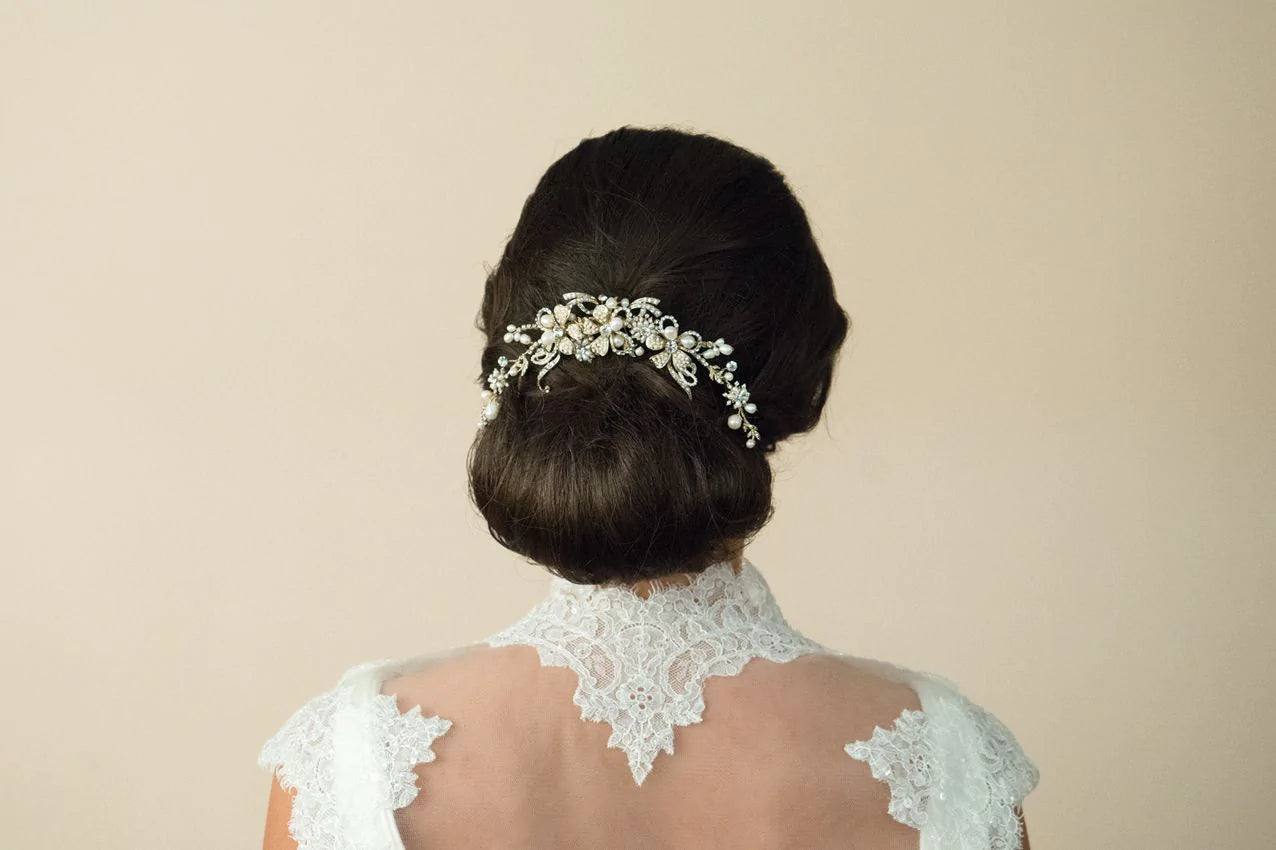 Elegant Gold Bridal Hair Comb with Swarovski Crystals & Freshwater Pearls - Vintage Crescent Moon Wedding Hair Accessory for Brides, Bridesmaids, and Special Occasions