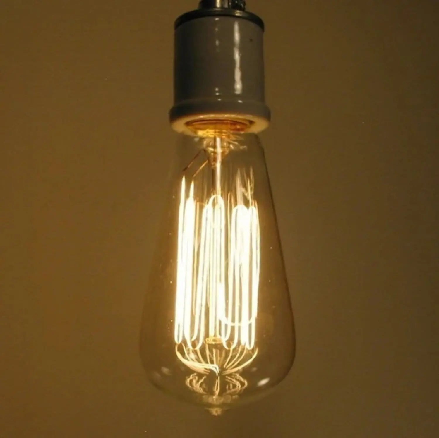 Edison LED Dimmable Light Bulb 60W Equivalent, E26 Standard Base - Perfect for Vintage Lamps, Restaurants & Cozy Home Lighting