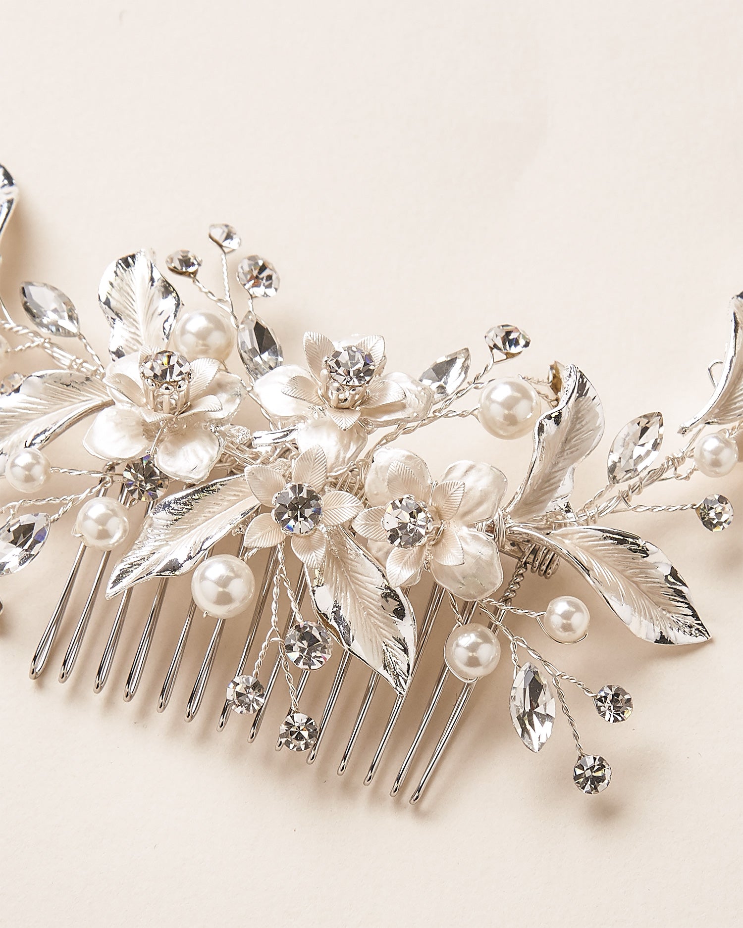 Elegant Petite Pearl & Floral Headpiece for Women - Wedding, Prom, Bridal Accessories - Perfect for Special Occasions & Photo Shoots