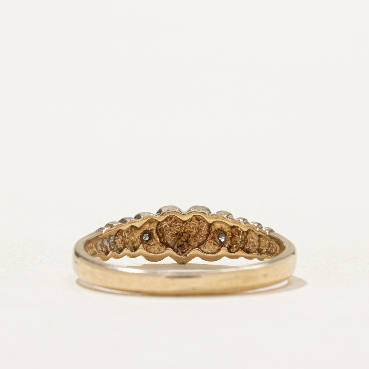 10K Gold Diamond Grooved Heart Ring - 0.015ctw, Size 7 - Perfect for Valentine's Day Gifts, Anniversary Presents & Romantic Occasions