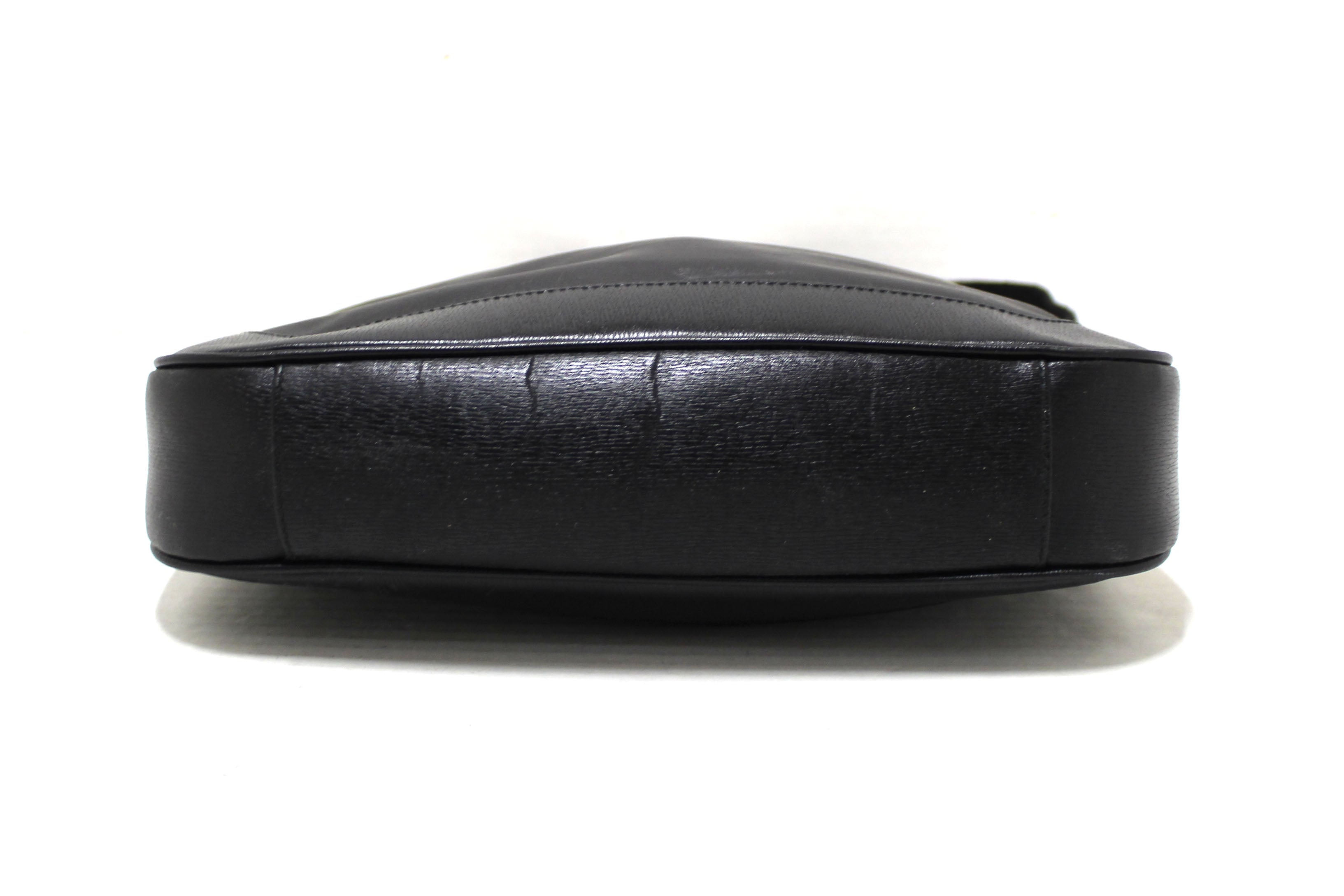 Authentic Gucci Black Leather Shoulder Bag with Silver Hardware & Bamboo Handle - Medium Size for Women, Perfect for Work, Travel and Evening Events