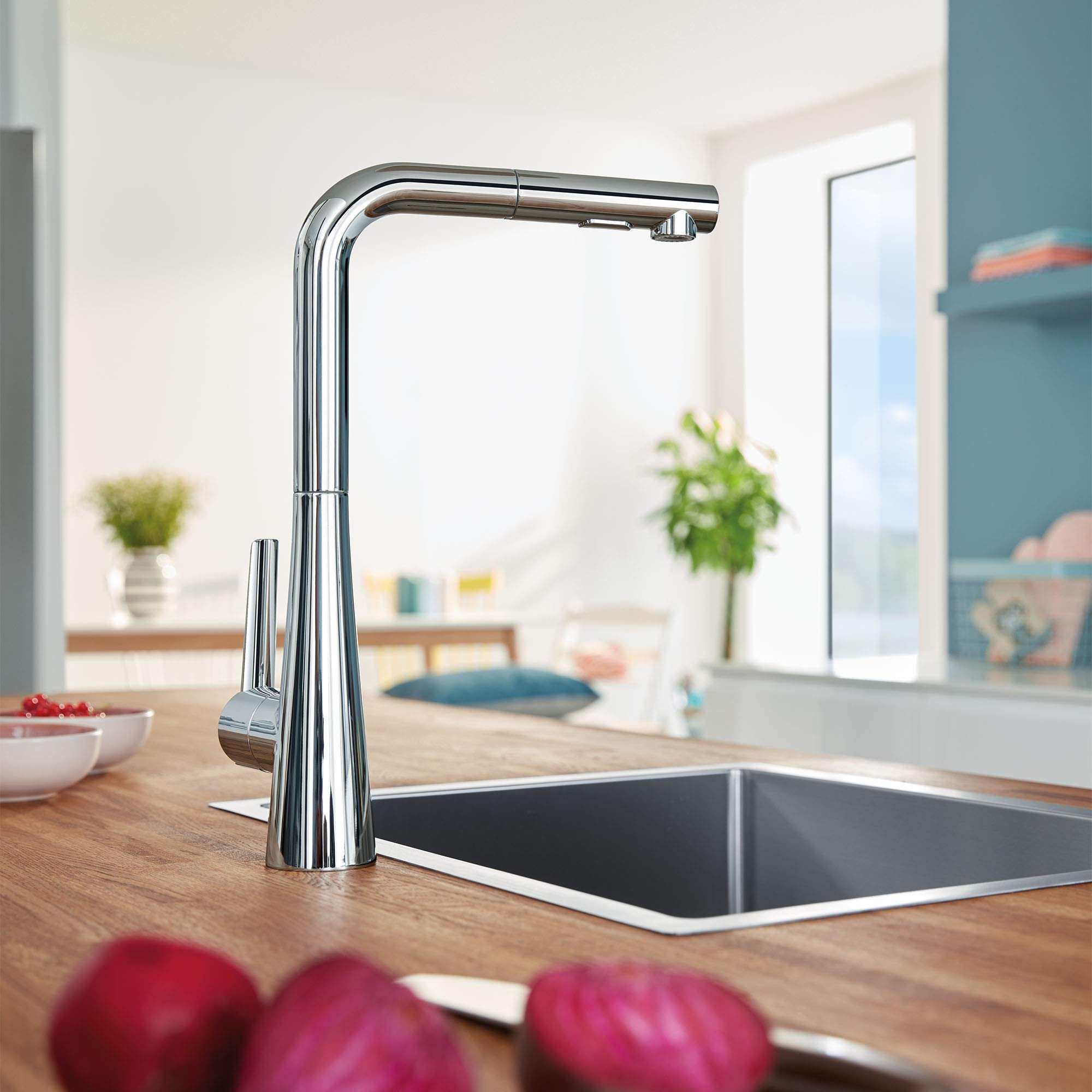 GROHE 33893002 Zedra Pull-Out Kitchen Faucet in Chrome Finish - Modern Design for Easy Dishwashing & Food Prep | Perfect for Home Kitchens & Restaurants