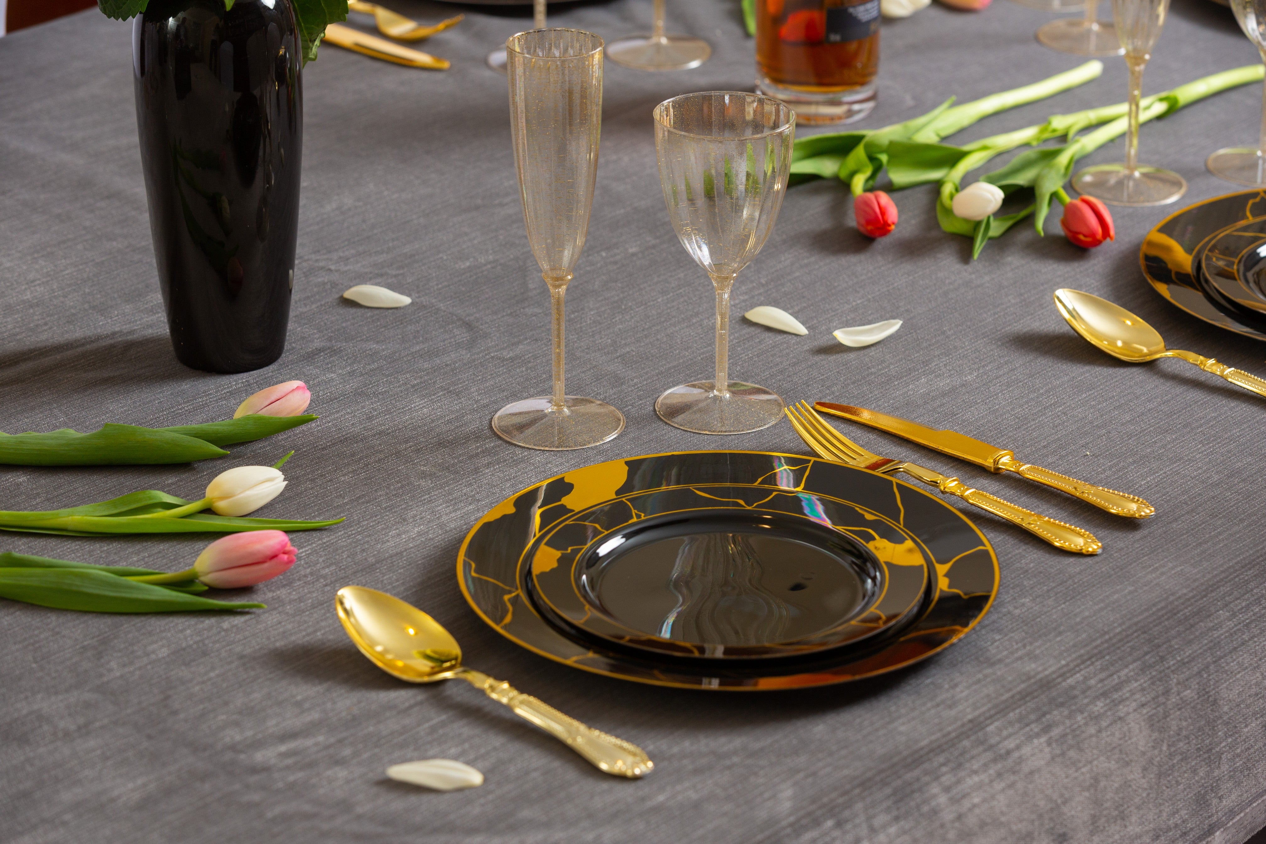 Elegant Black and Gold Marble Round Plastic Plates - 12-Pack for Parties, Weddings & Elegant Dining - Dishwasher Safe & Durable Disposable Tableware