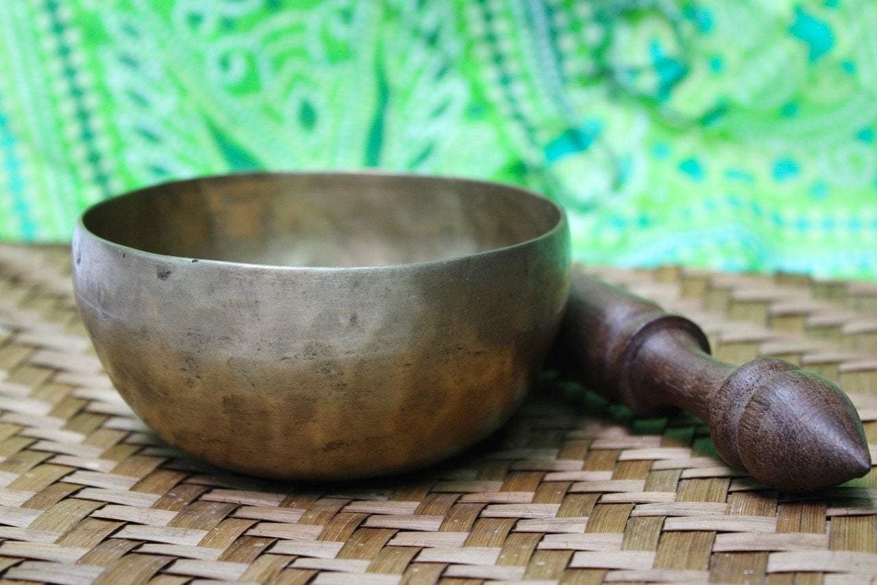 4 Inch Throat Chakra Singing Bowl 415Hz - Meditation, Sound Healing & Yoga Accessory for Relaxation & Chakra Balancing