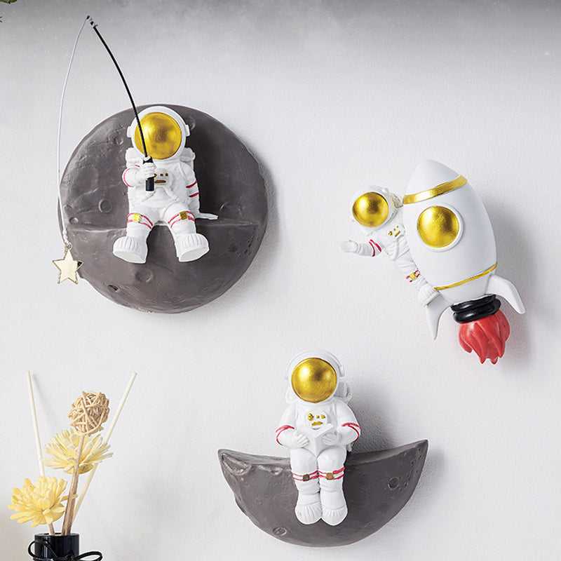 Kids Astronaut Wall Shelf Decor - Space Themed Floating Shelves for Bedroom & Playroom - Perfect for Organizing Toys, Books & Displaying Collectibles