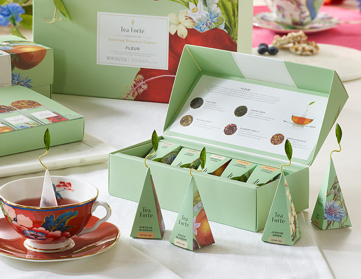 Elegant Petite Gift Presentation Box with Fleur Design - Perfect for Jewelry, Cosmetics & Small Gifts Packaging