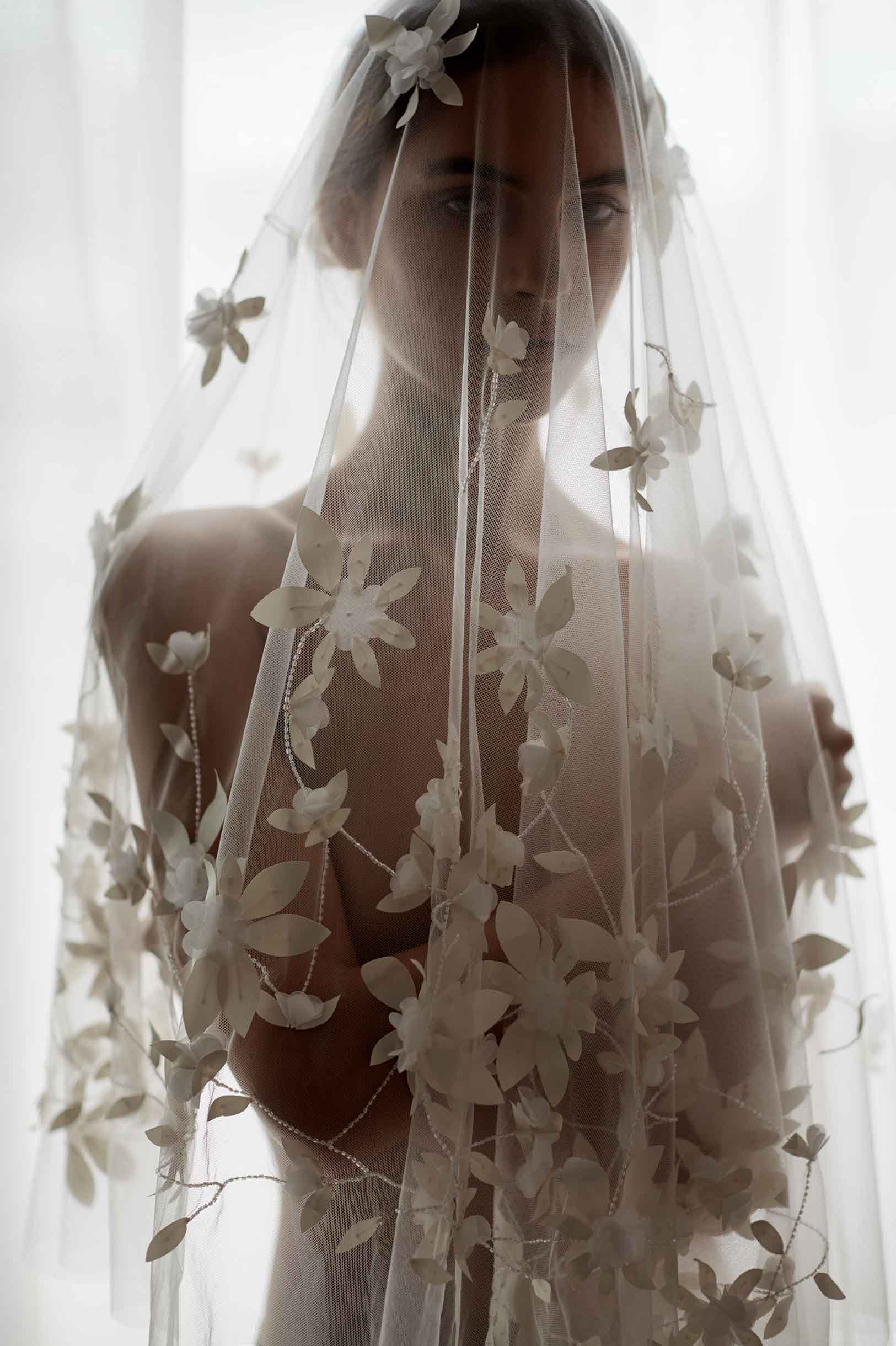 Ivory 3D Floral Beaded Wedding Veil - Elegant Botanical Bridal Accessory for Garden & Boho Weddings