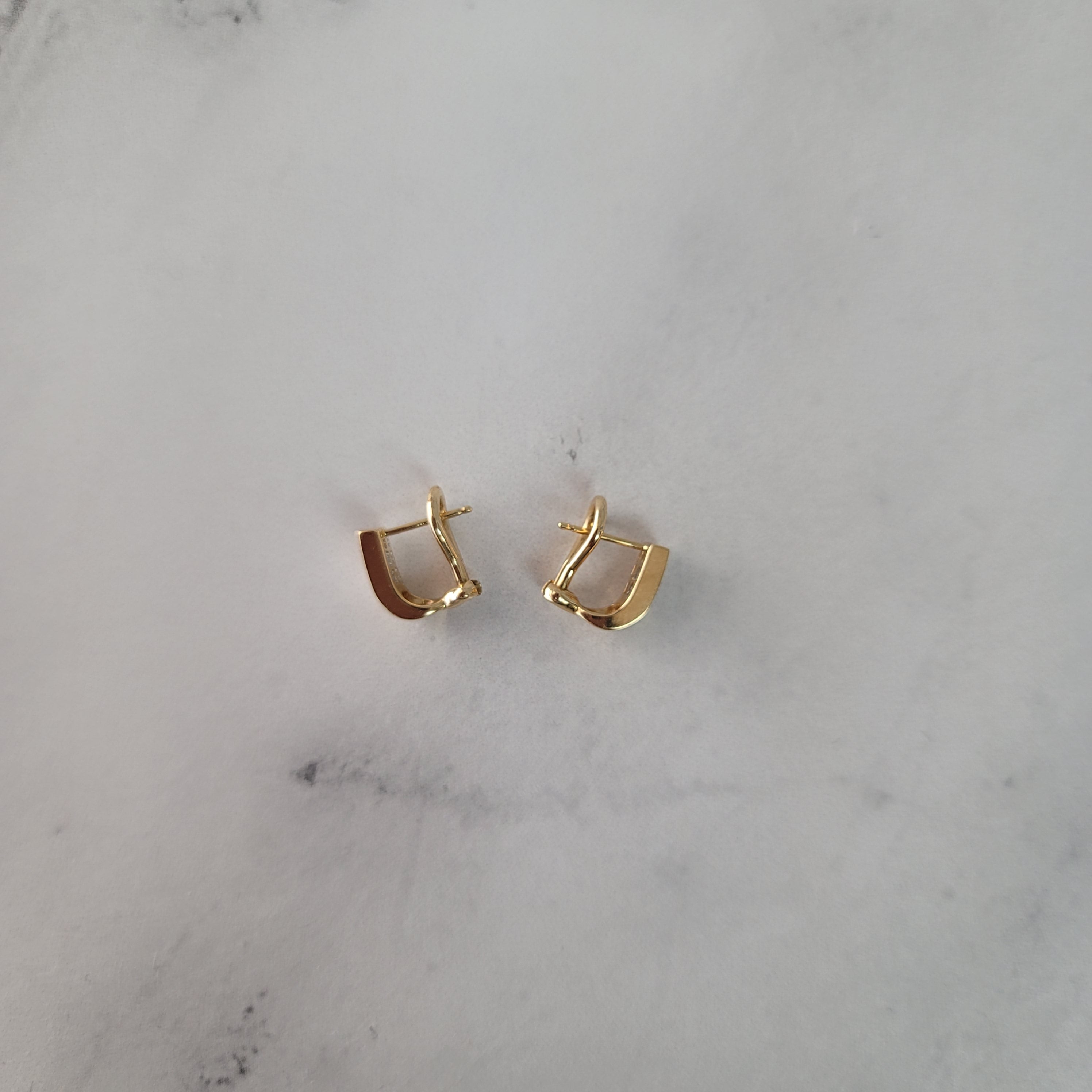 0.50cttw Princess Cut Diamond Huggie Hoop Earrings in 14K Yellow Gold - Perfect for Weddings, Anniversaries & Special Occasions