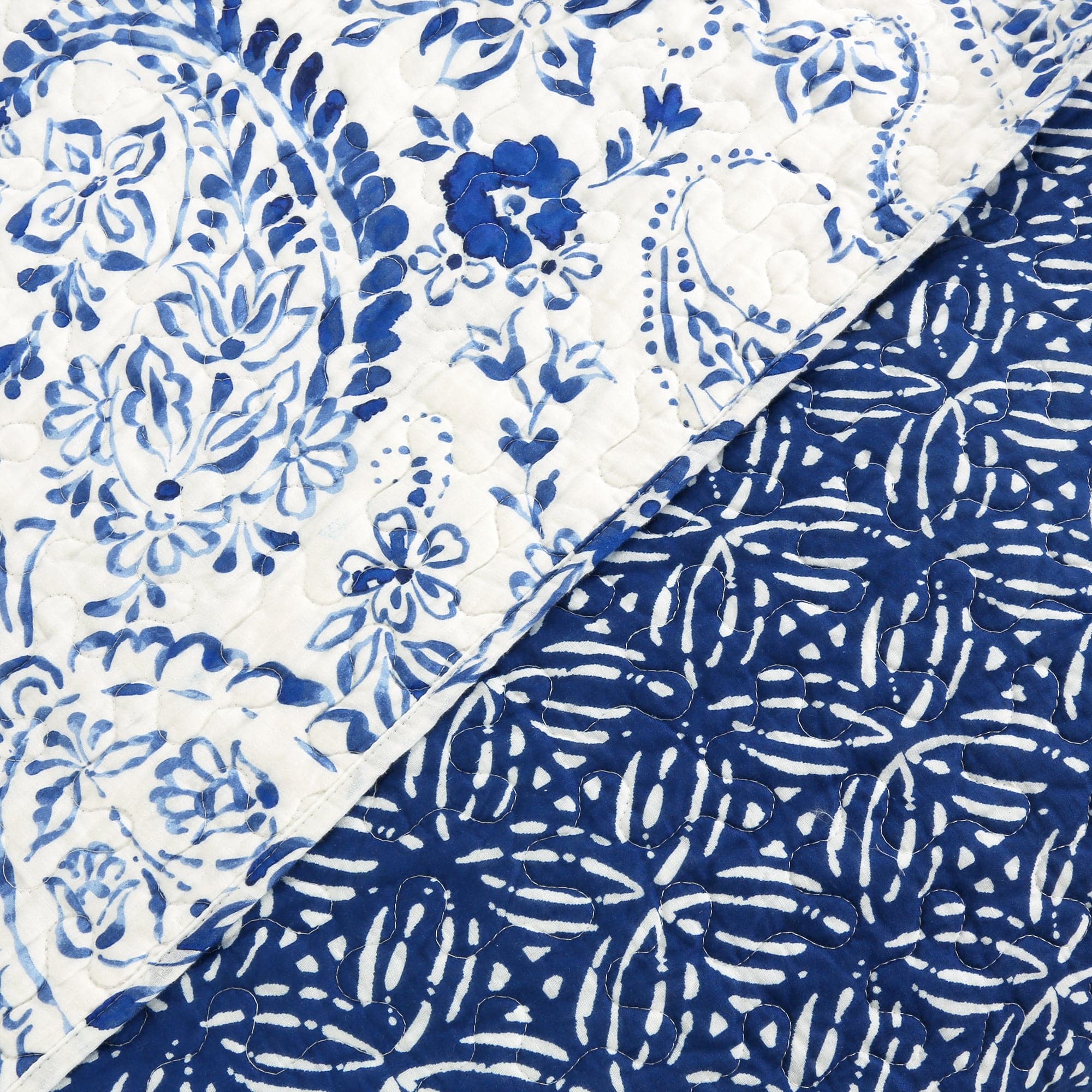 Erindale 3-Piece Quilt Set - Queen Size Bedding, Soft Microfiber Comforter with Matching Pillow Shams - Perfect for Cozy Bedrooms, Guest Rooms & Dorm Decor