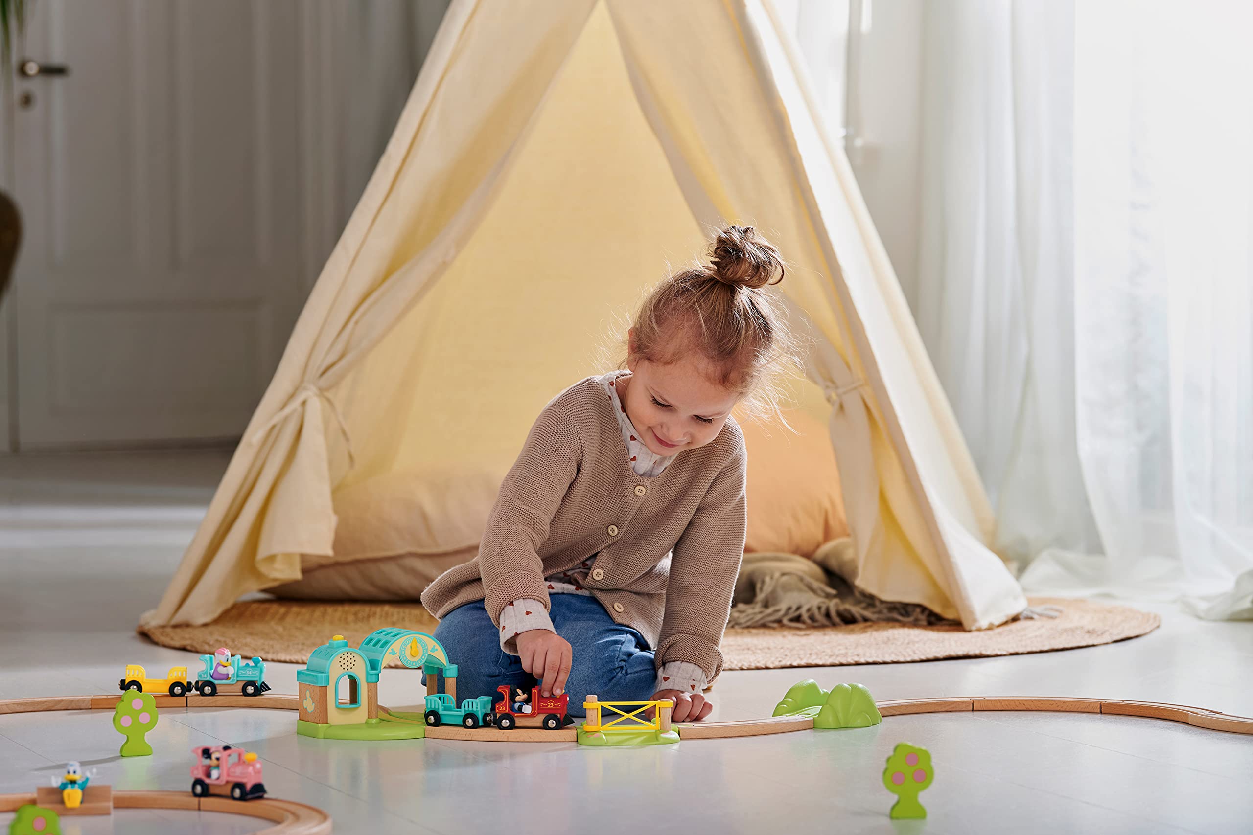 Battery-Powered Mickey Mouse Train Set for Kids – Interactive Toy Train with Lights and Sounds – Perfect for Birthday Gifts, Christmas Presents, and Pretend Play Scenes