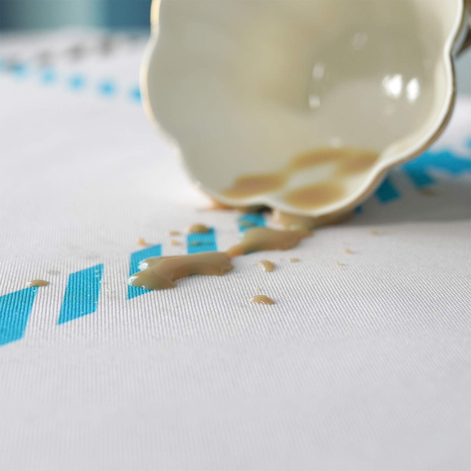 Premium Polyester Tablecloth - Easy Wash & Wipe - 70