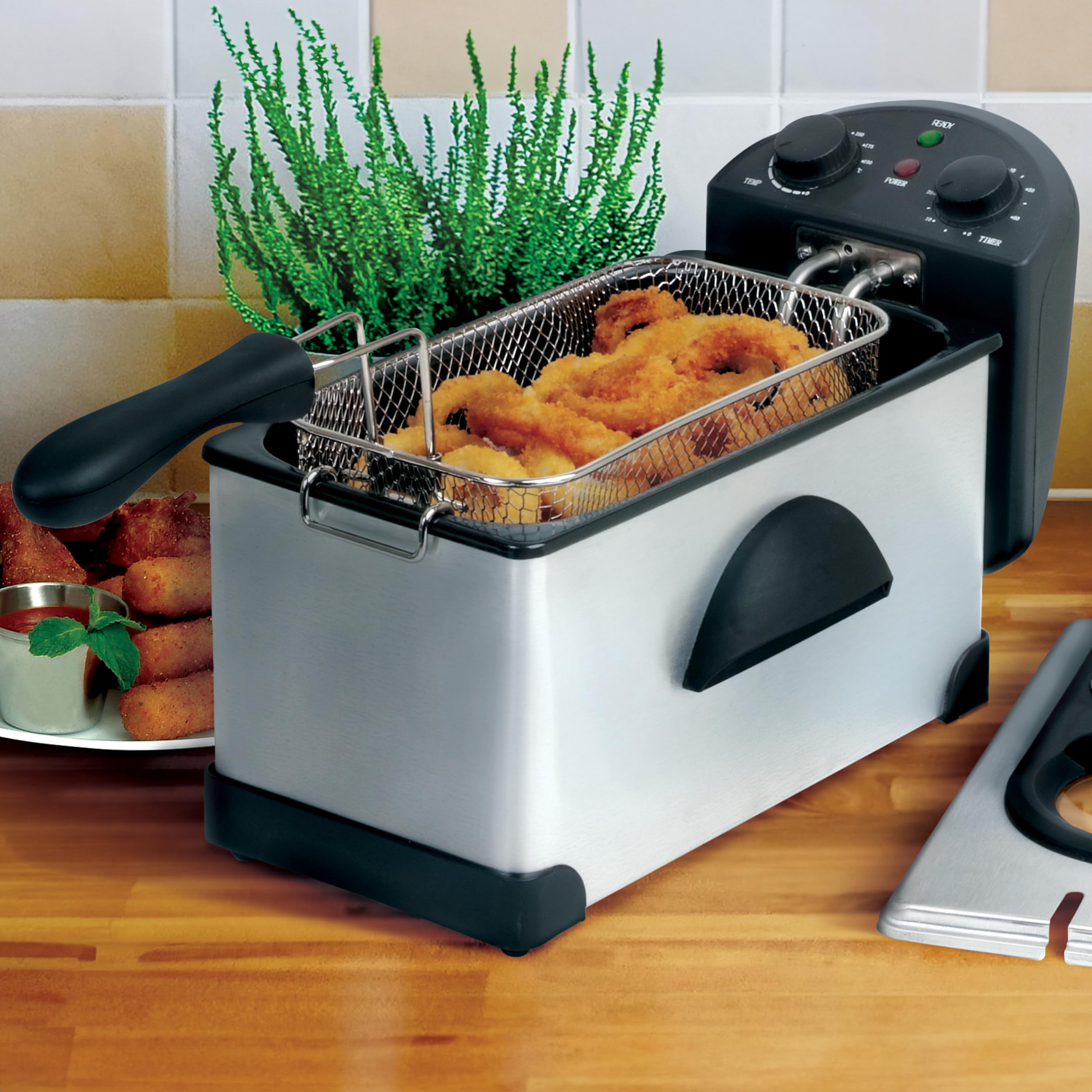 MegaChef 3.17 Quart Electric Deep Fryer with Adjustable Temperature & Timer - Perfect for Home Kitchen, Restaurants, and Fast Food Shops - Fry Chicken, French Fries, Onion Rings, and More