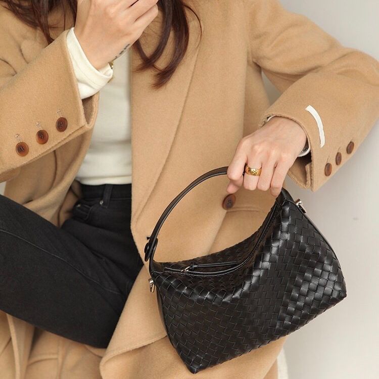 Stylish Woven Everyday Tote Bag for Women - Lightweight & Durable Handbag for Work, Shopping & Beach Outings