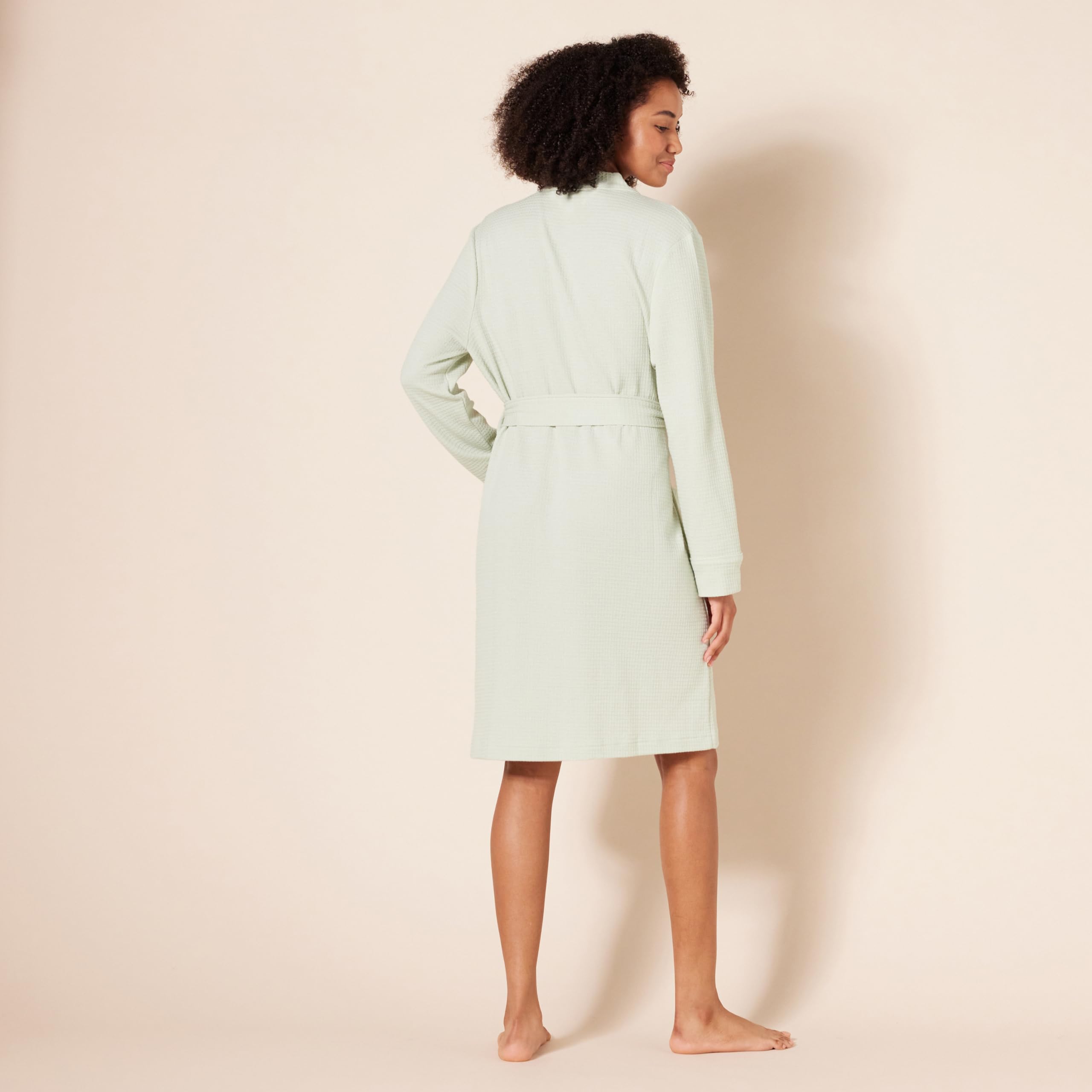 Amazon Essentials Women's Lightweight Waffle Mid-Length Robe - Soft & Comfortable Bathrobe for Spa, Lounge & Relaxation (Plus Size Available)