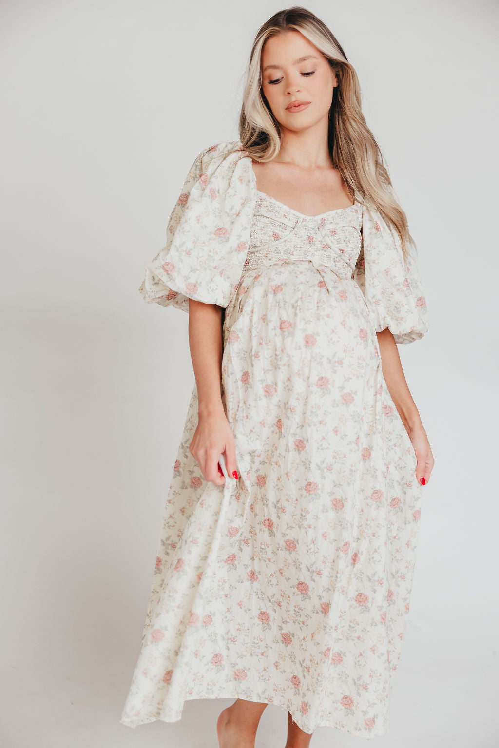 Harlow Maxi Dress in Off White Floral - Bump Friendly Maternity Dress & Inclusive Sizing (S-3XL) | Perfect for Pregnancy, Beach Vacations & Summer Weddings