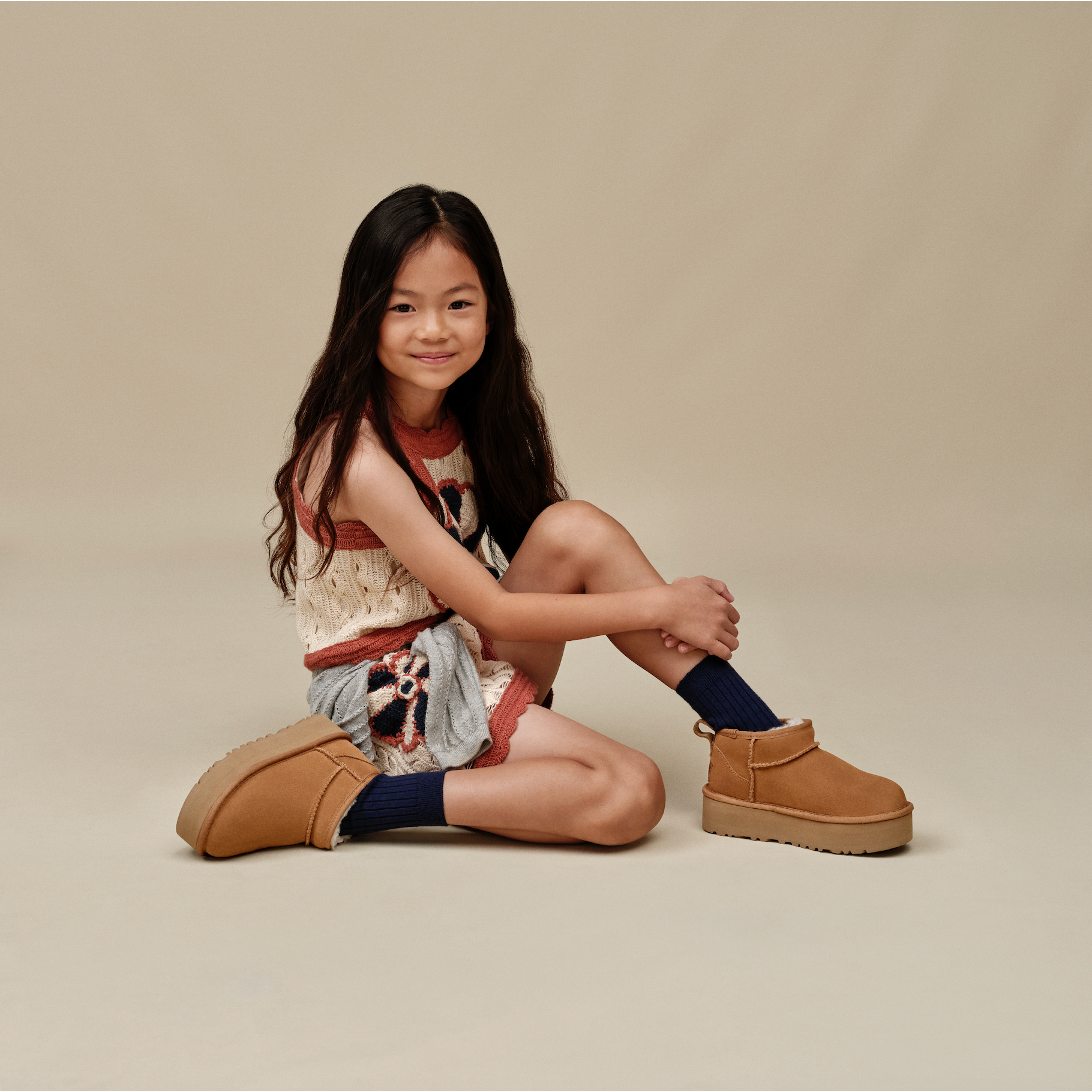 UGG Kid's Classic Ultra Mini Platform Boots in Chestnut - Warm & Comfortable Winter Shoes for Girls & Boys - Perfect for Snow, School & Outdoor Play