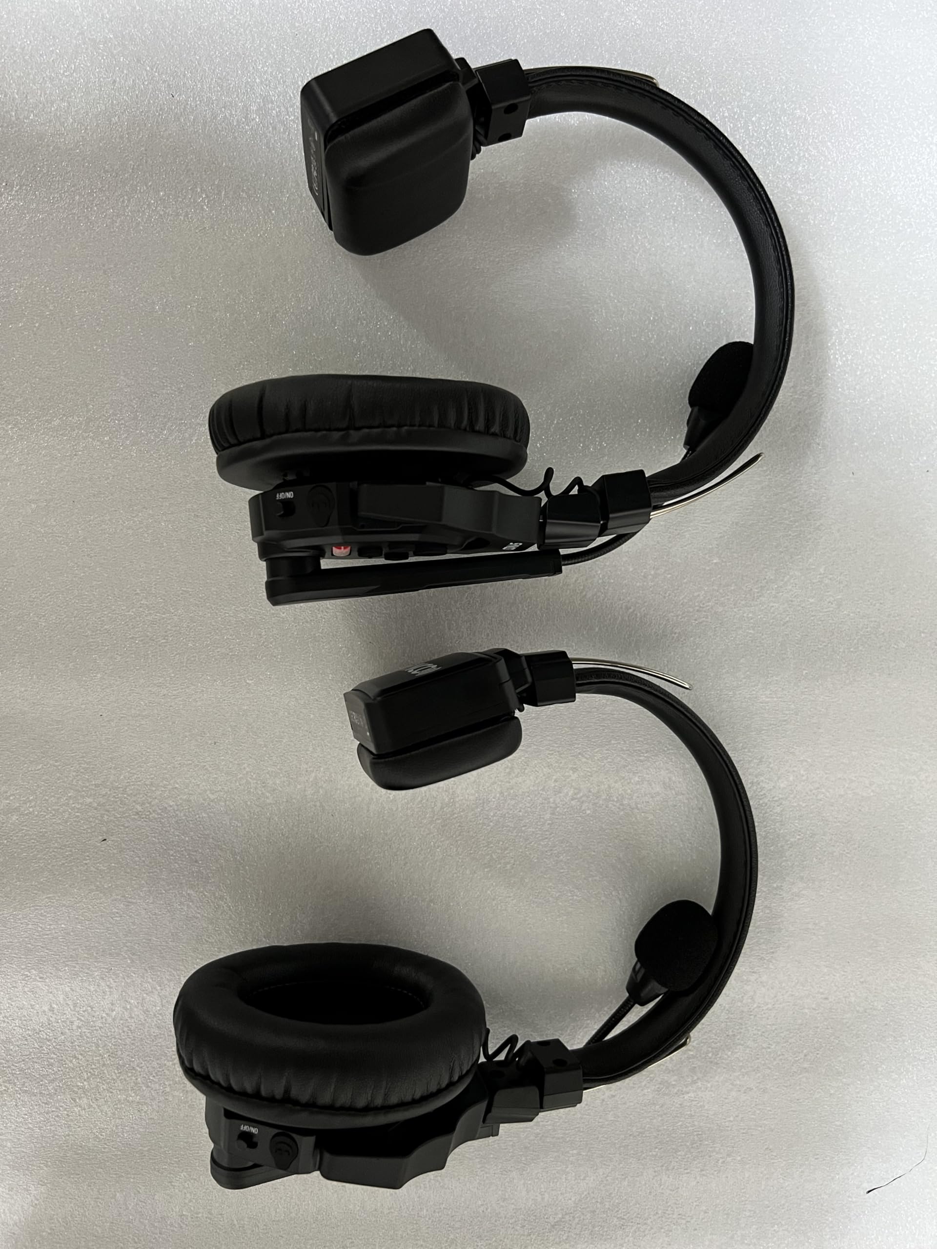SYNCO Xtalk X2 Wireless Intercom Headset System - 2-Person 2.4G Headset with Microphone, Built-in Battery, 350M/1148ft Range, 3.5mm Real-Time Monitoring - Perfect for Filmmaking, Live Broadcasting, Church Services & Construction Communication
