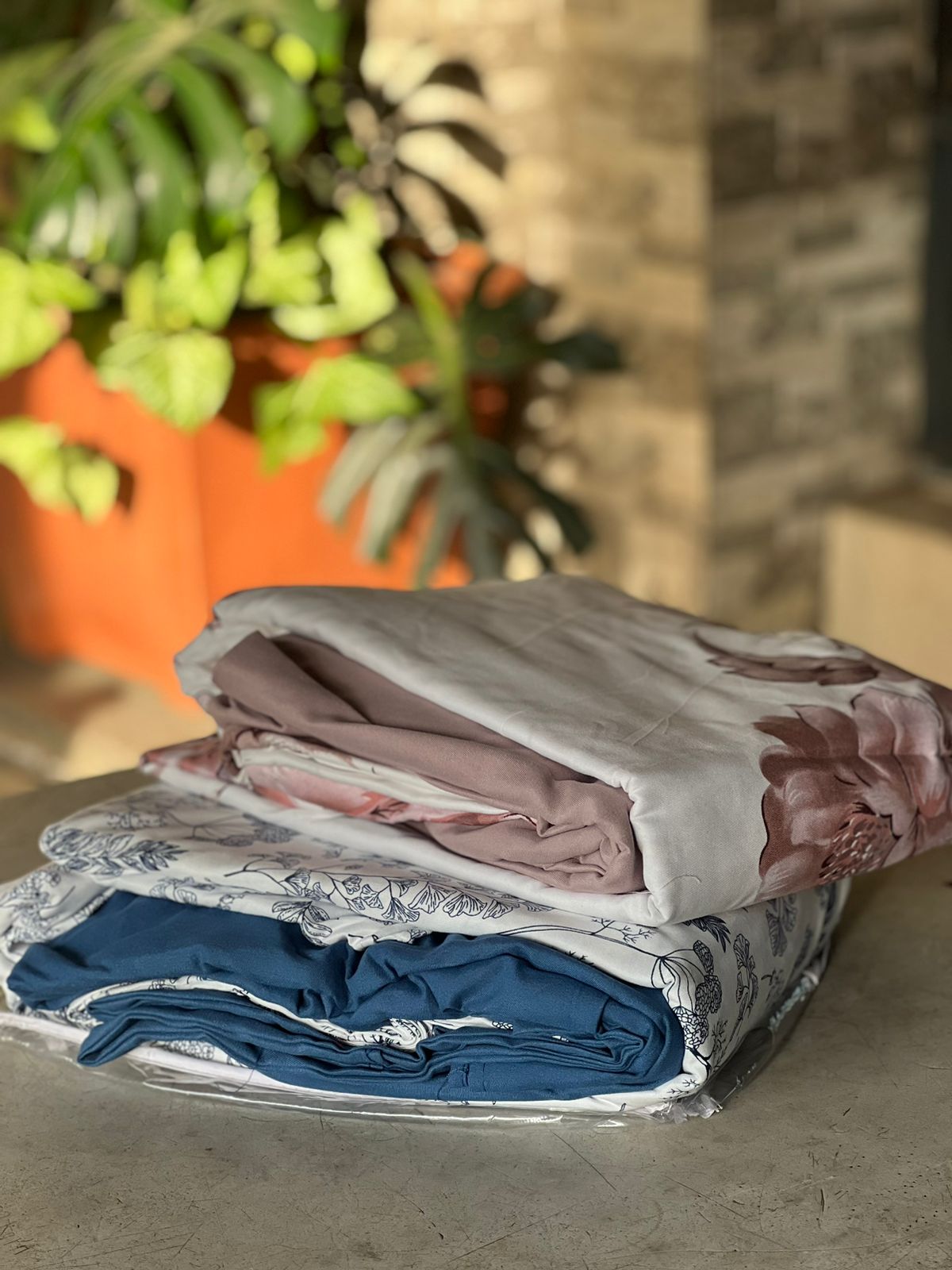 Premium Fitted Bedsheets - Soft & Deep Pocket Queen Size Sheet Set - Wrinkle & Fade Resistant - Perfect for Master Bedroom, Guest Room & Dorm Use