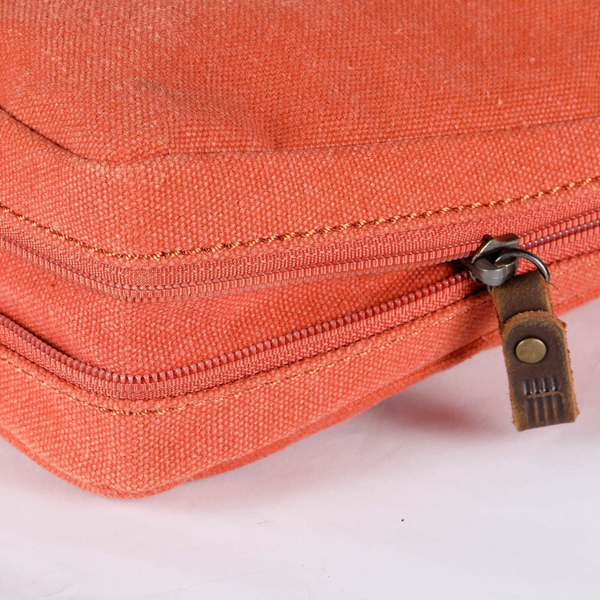 Troop London Classic Canvas Crossbody Bag for Men & Women - Stylish & Durable Shoulder Bag for Travel, Work & Everyday Use