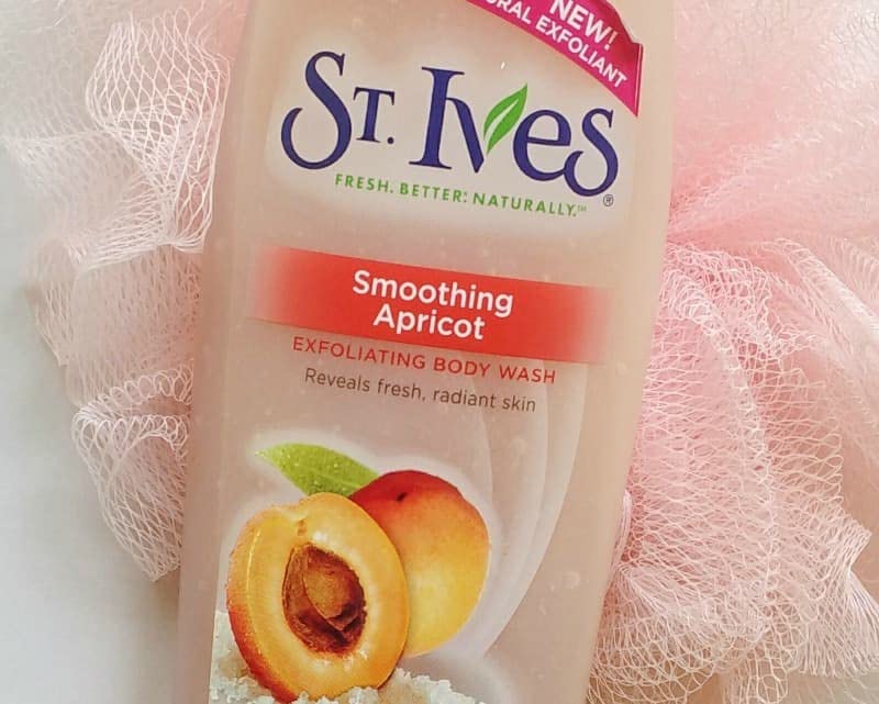 St Ives Smoothing Apricot Body Wash - 13.5 Fl Oz (Pack of 3) | Moisturizing & Exfoliating Shower Gel for Soft Skin | Perfect for Daily Use & Gift Sets