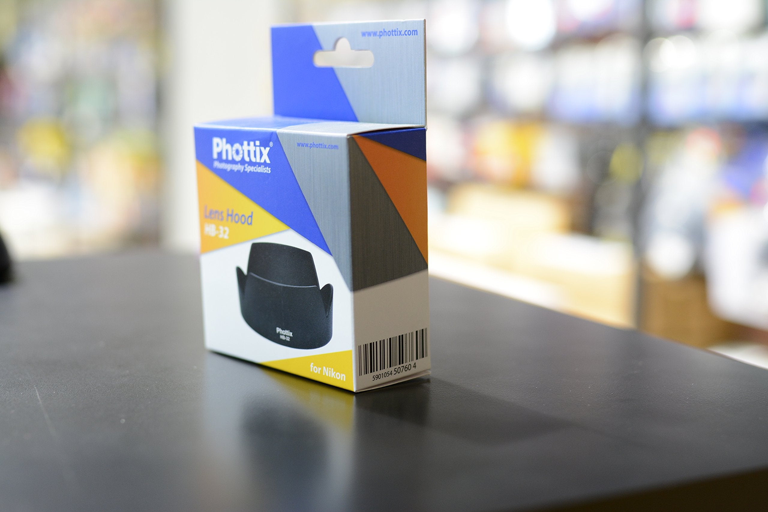Phottix Replacement Lens Hood for Nikon HB 32 - Compatible with Nikon DSLR Cameras - Durable & Lightweight Design for Outdoor Photography & Travel
