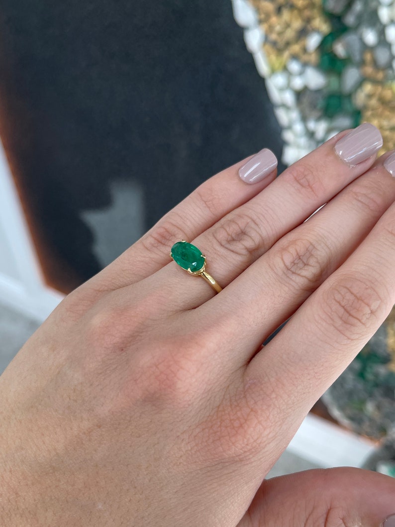 2.71ct 18K Yellow Gold Natural Oval Cut Dark Forest Green Emerald Solitaire Ring - East to West Prong Setting for Engagement, Anniversary & Special Occasions