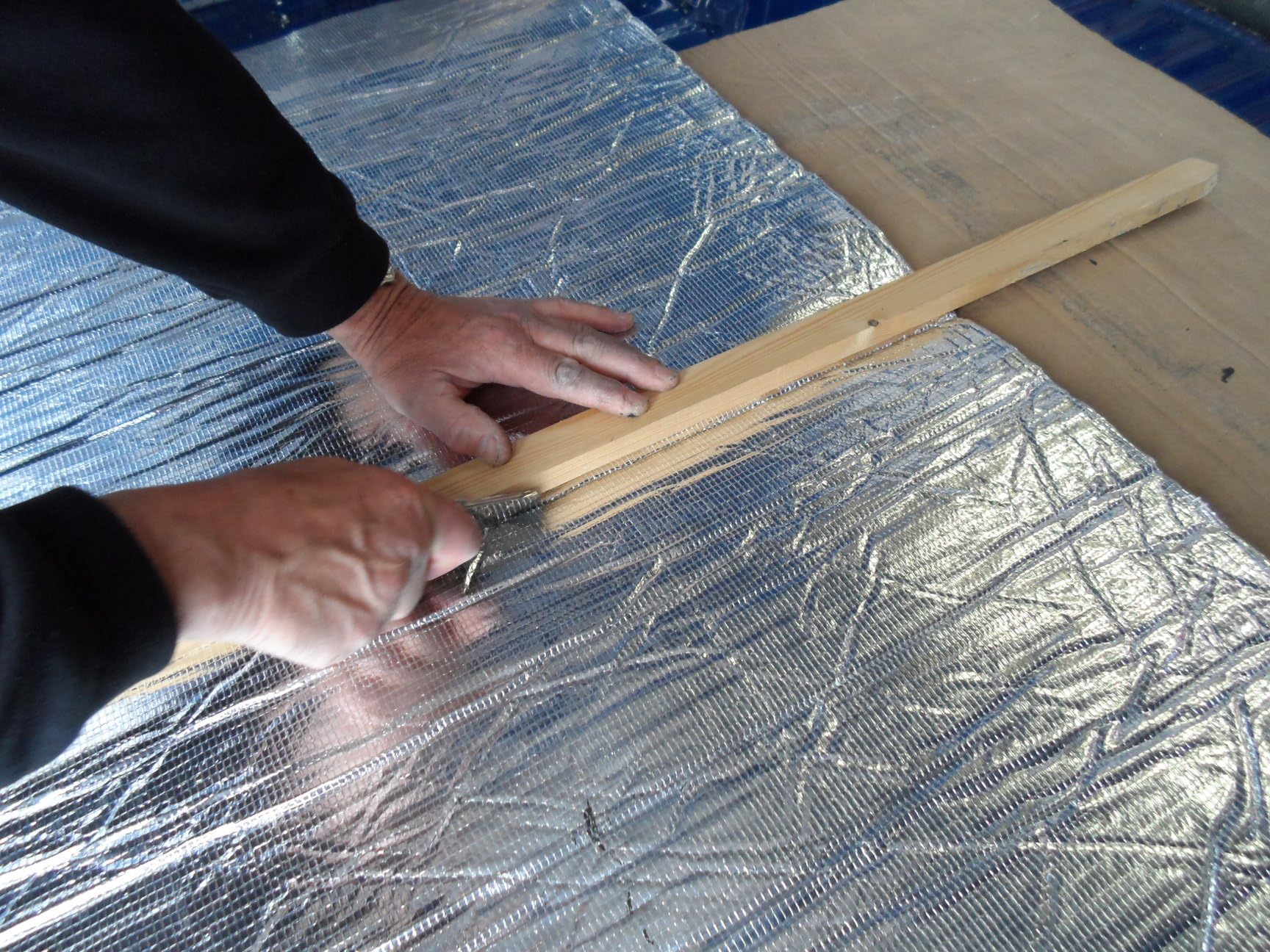 SOOMJ Heat Shield & Sound Deadening Mat - Aluminum Foil Insulation for Car Engine & Vehicle Noise Reduction - Perfect for Automotive, RV, and Boat Soundproofing Applications