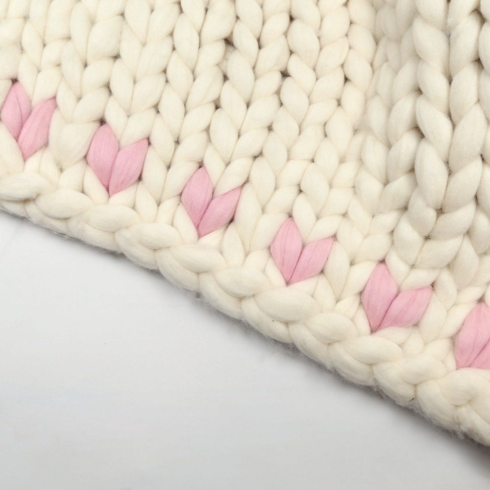Cozy DIY Heart Blanket Arm Knitting Kit - Chunky Yarn & Easy Instructions for Handmade Blankets - Perfect for Valentine's Day Gifts, Home Decor & Cozy Winter Nights
