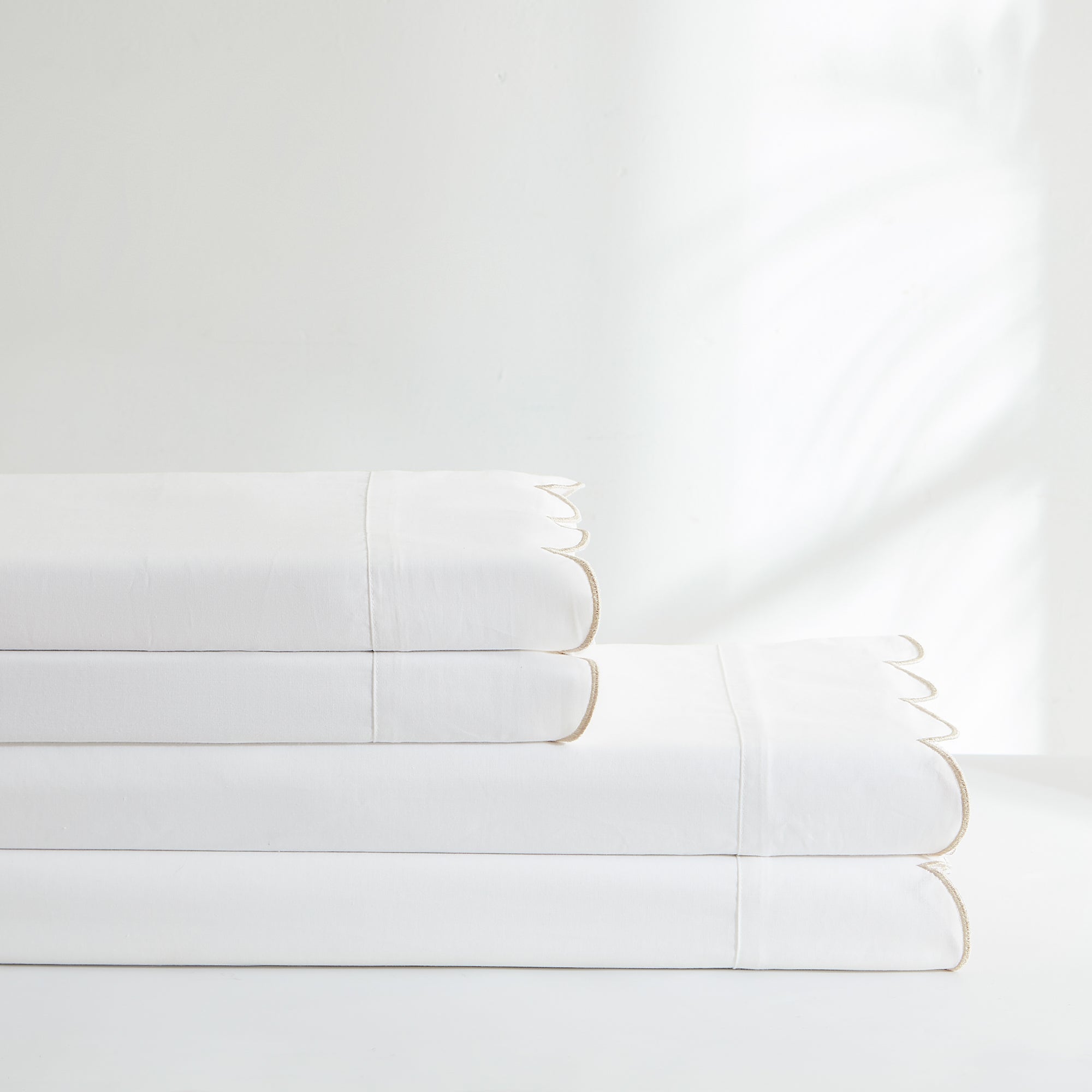 Coastal Chic Scalloped Edge Cotton Sheet Set - Soft & Breathable 4-Piece Bedding for Beach House, Guest Room & Master Bedroom