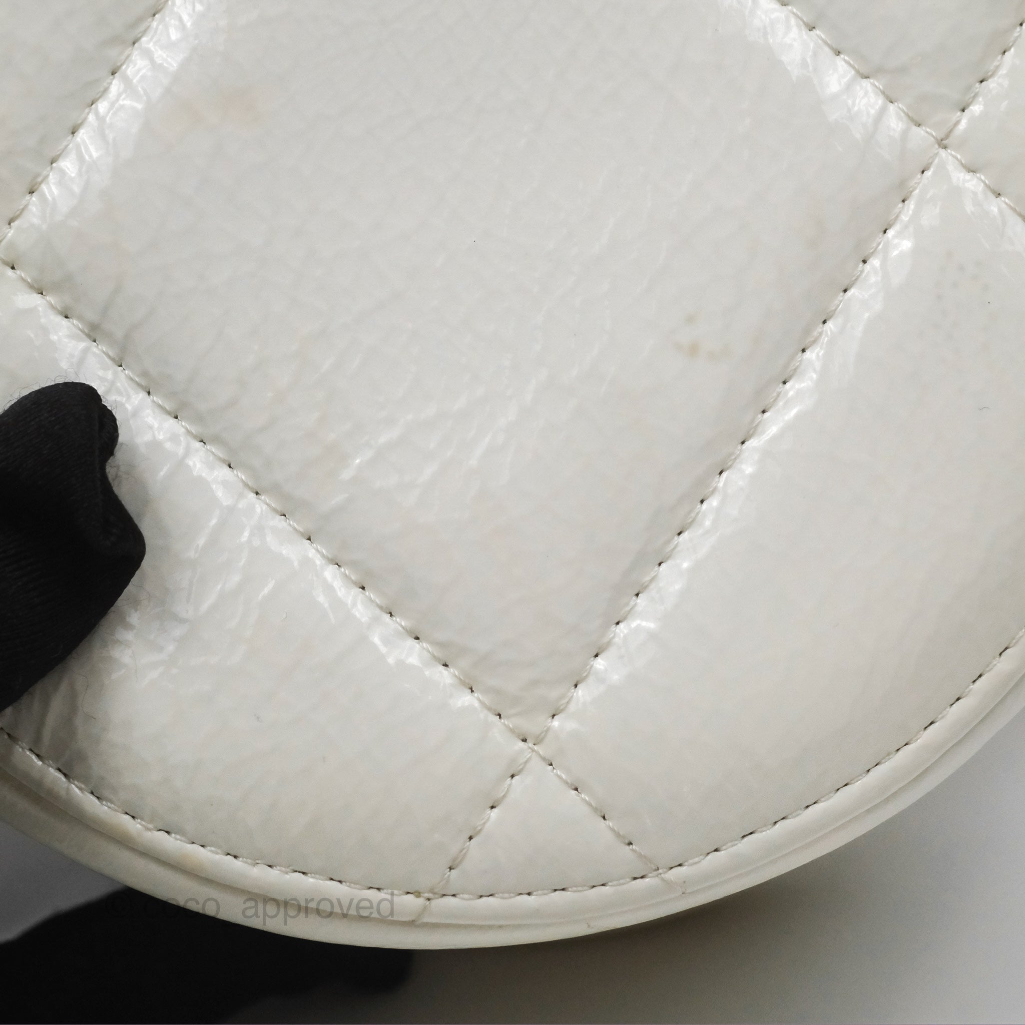 Chanel 19 Round Clutch With Chain - White Glazed Calfskin & Mixed Hardware Bag - Perfect for Evening Parties, Date Nights & Luxury Fashion Accessories