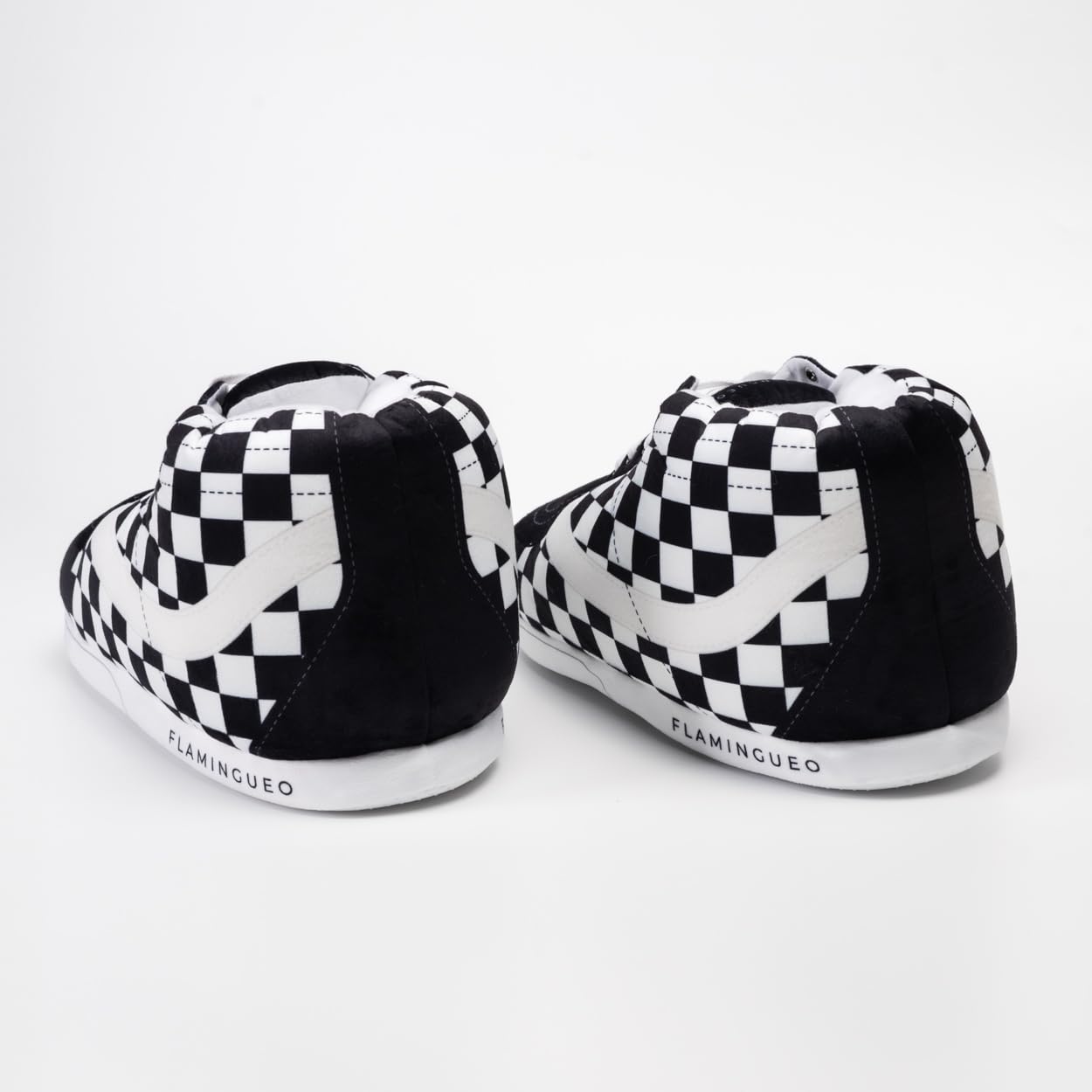 Flamingo House Slippers for Women & Men - Cozy Winter Indoor Shoes with Funny Design - Perfect for Home, Lounge & Gift Giving