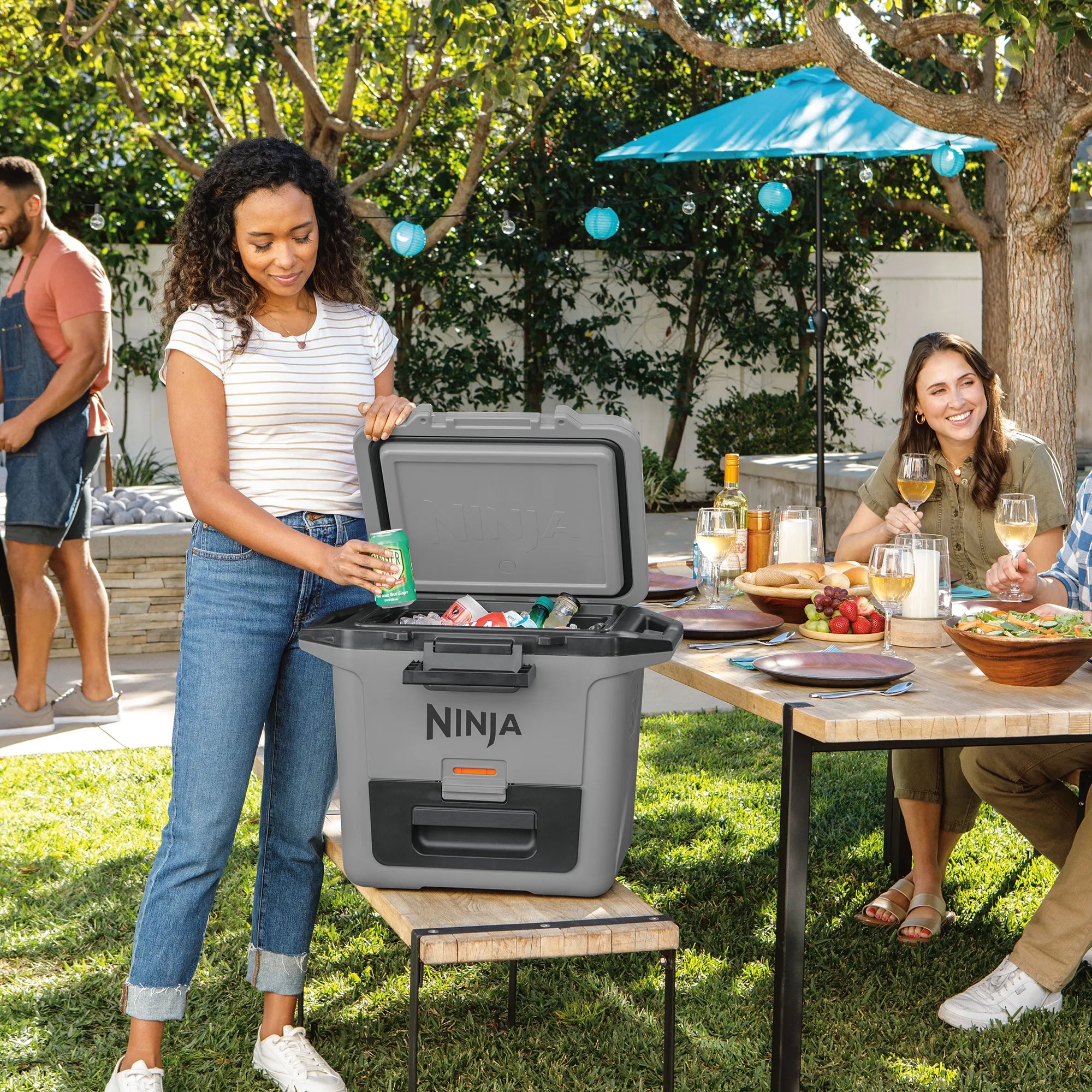 Ninja FrostVault 28L Hard Cooler with Dry Zone - Premium Insulated Cooler for Camping, Beach, Picnics & Outdoor Adventures - Leakproof Food Storage with Separate Dry Compartment