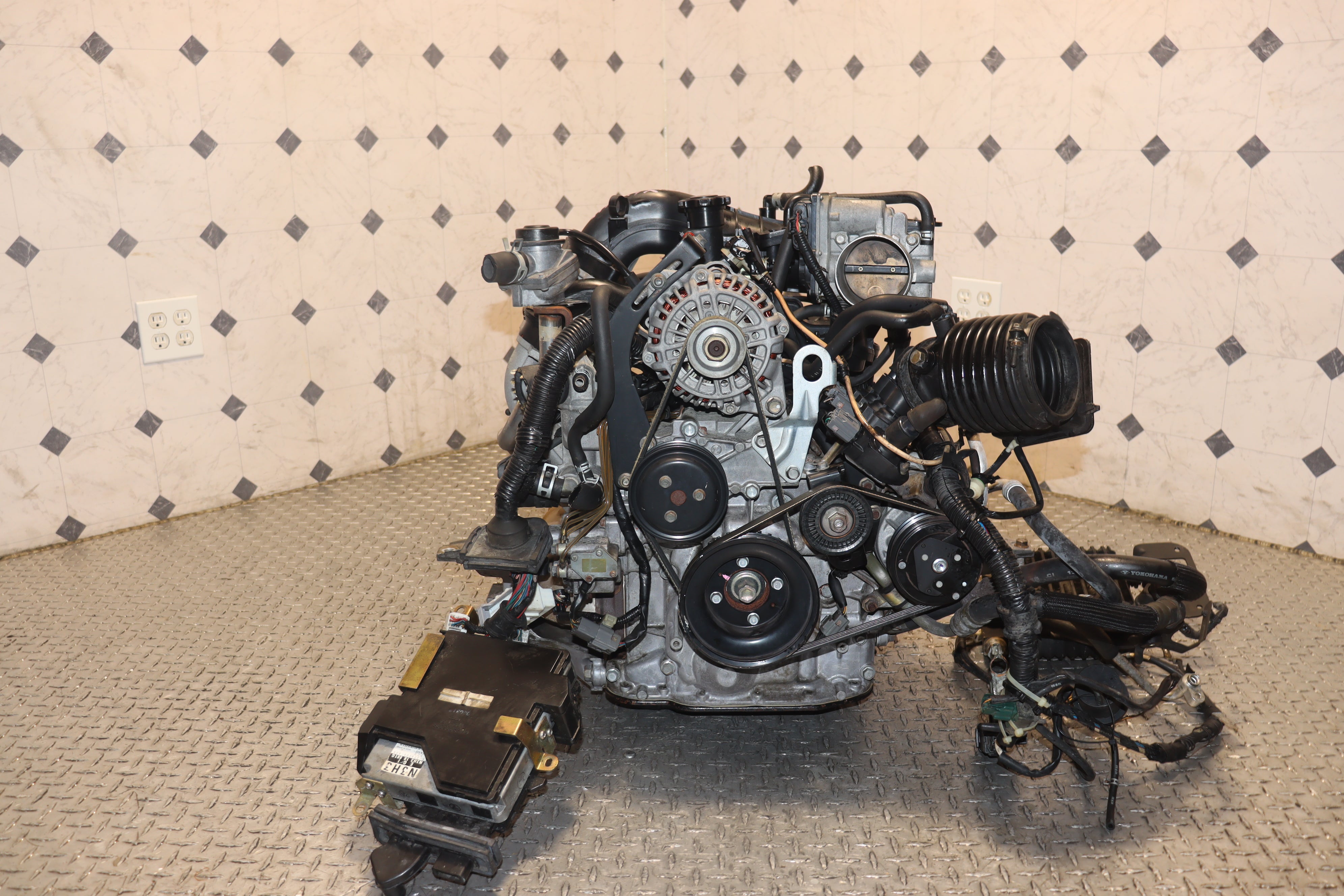 JDM 04-08 Mazda RX8 13B Renesis 6-Port Engine with 6-Speed Transmission - High Performance Rotary Engine for Racing & Restoration Projects